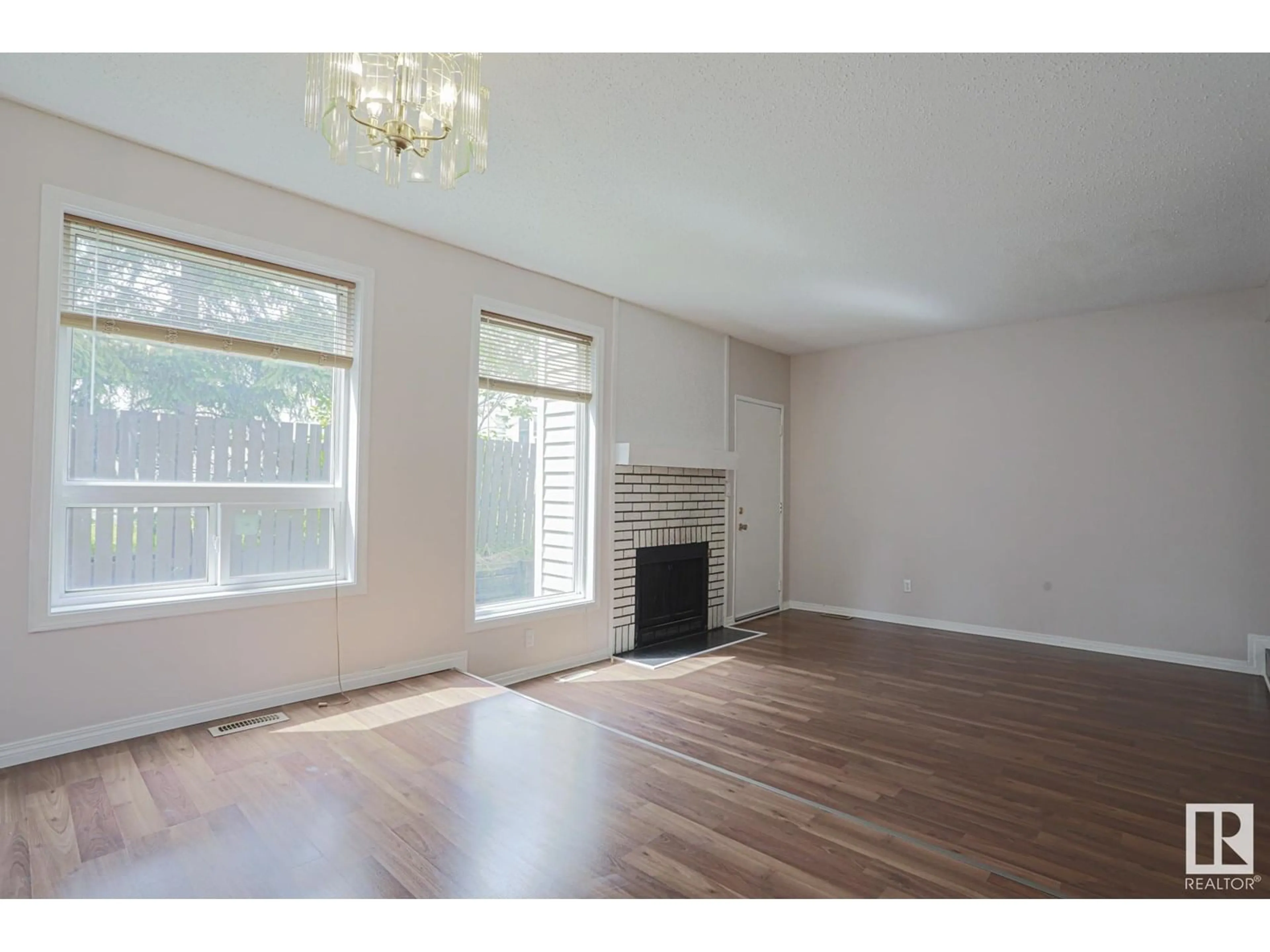 A pic of a room for 606 SADDLEBACK RD, Edmonton Alberta T6J4Z3