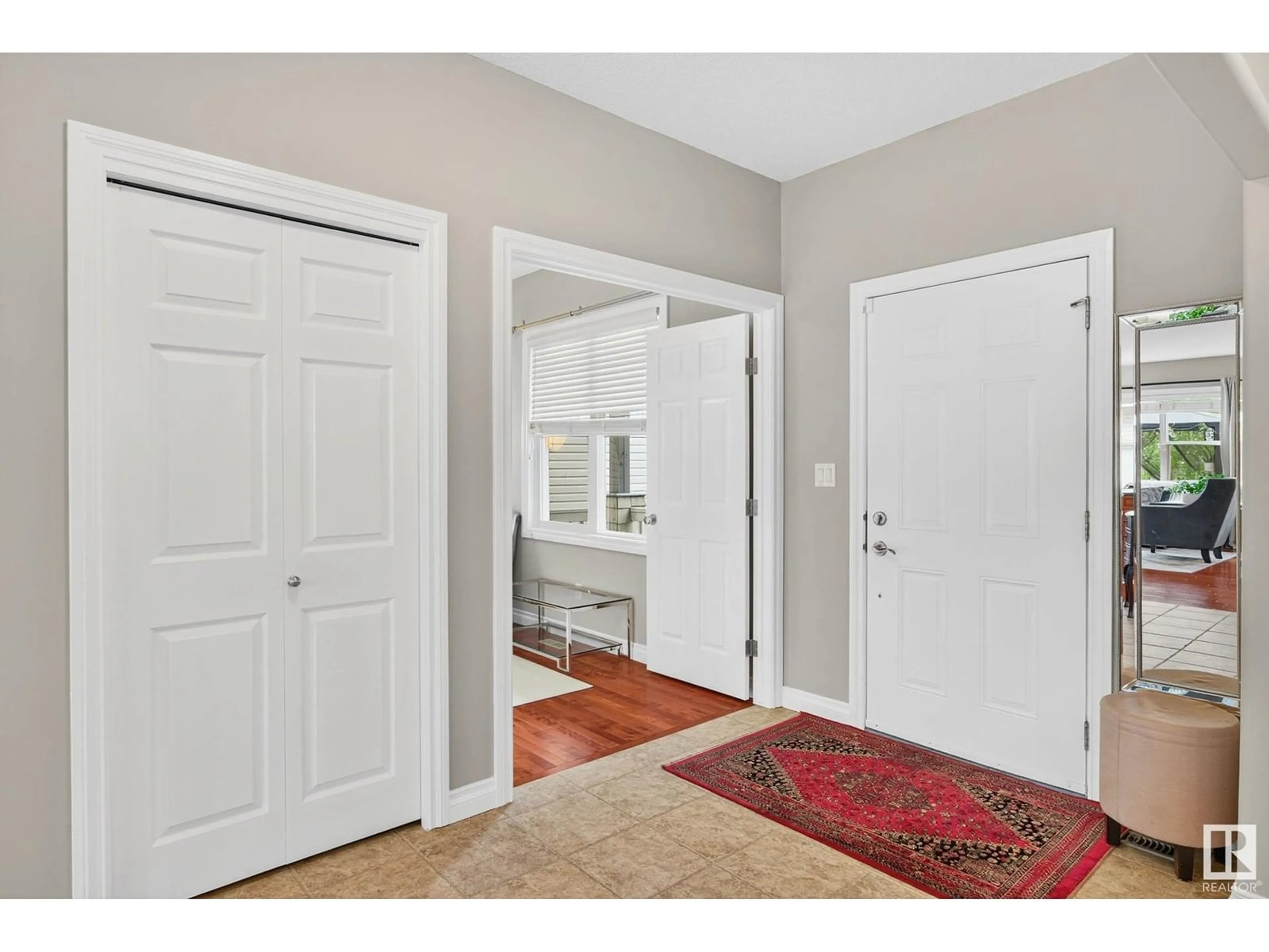 Indoor entryway for 6112 STINSON WY, Edmonton Alberta T6K0K2