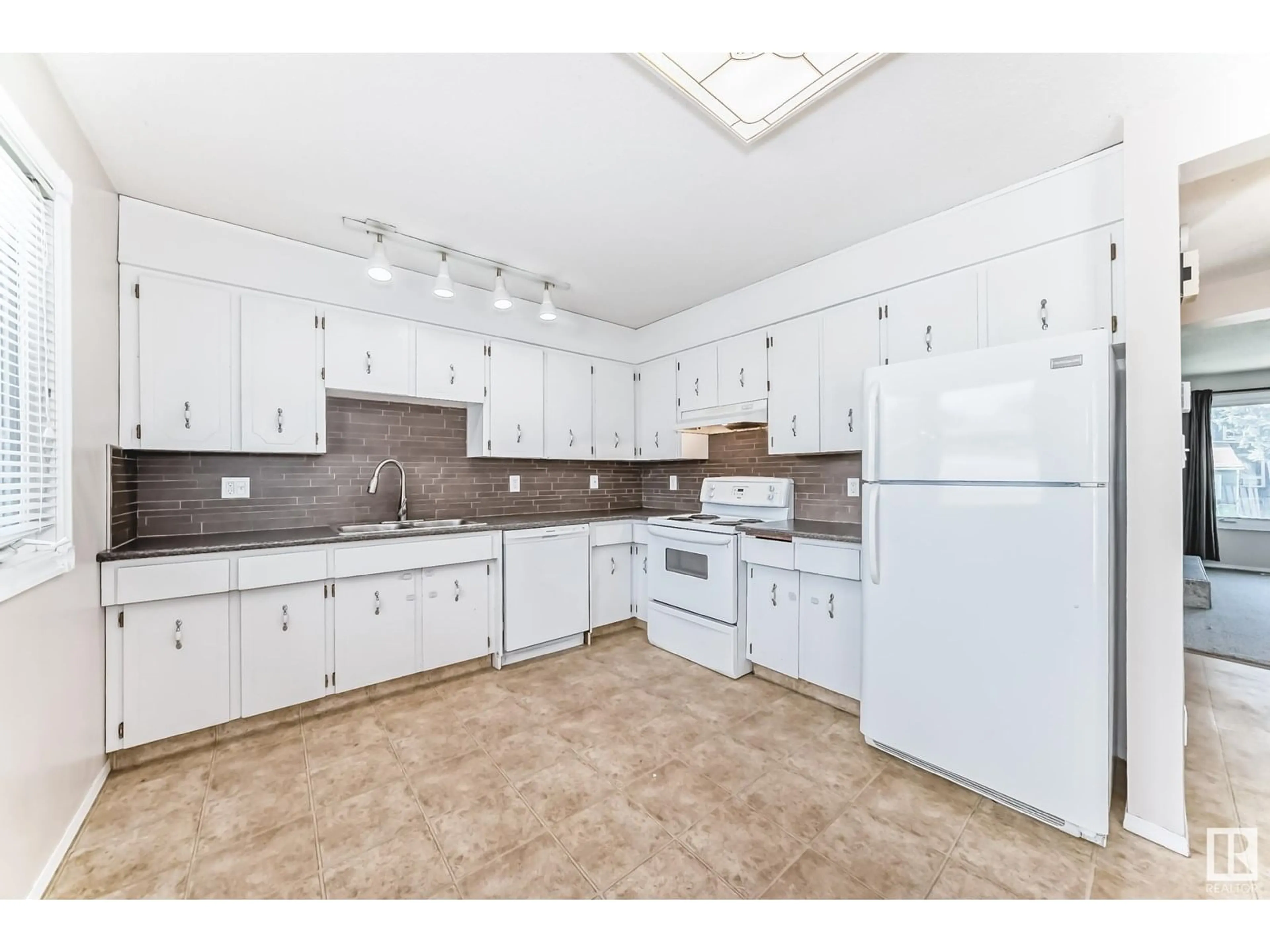 Standard kitchen, ceramic/tile floor for 17920 78 AV, Edmonton Alberta T5T3R7
