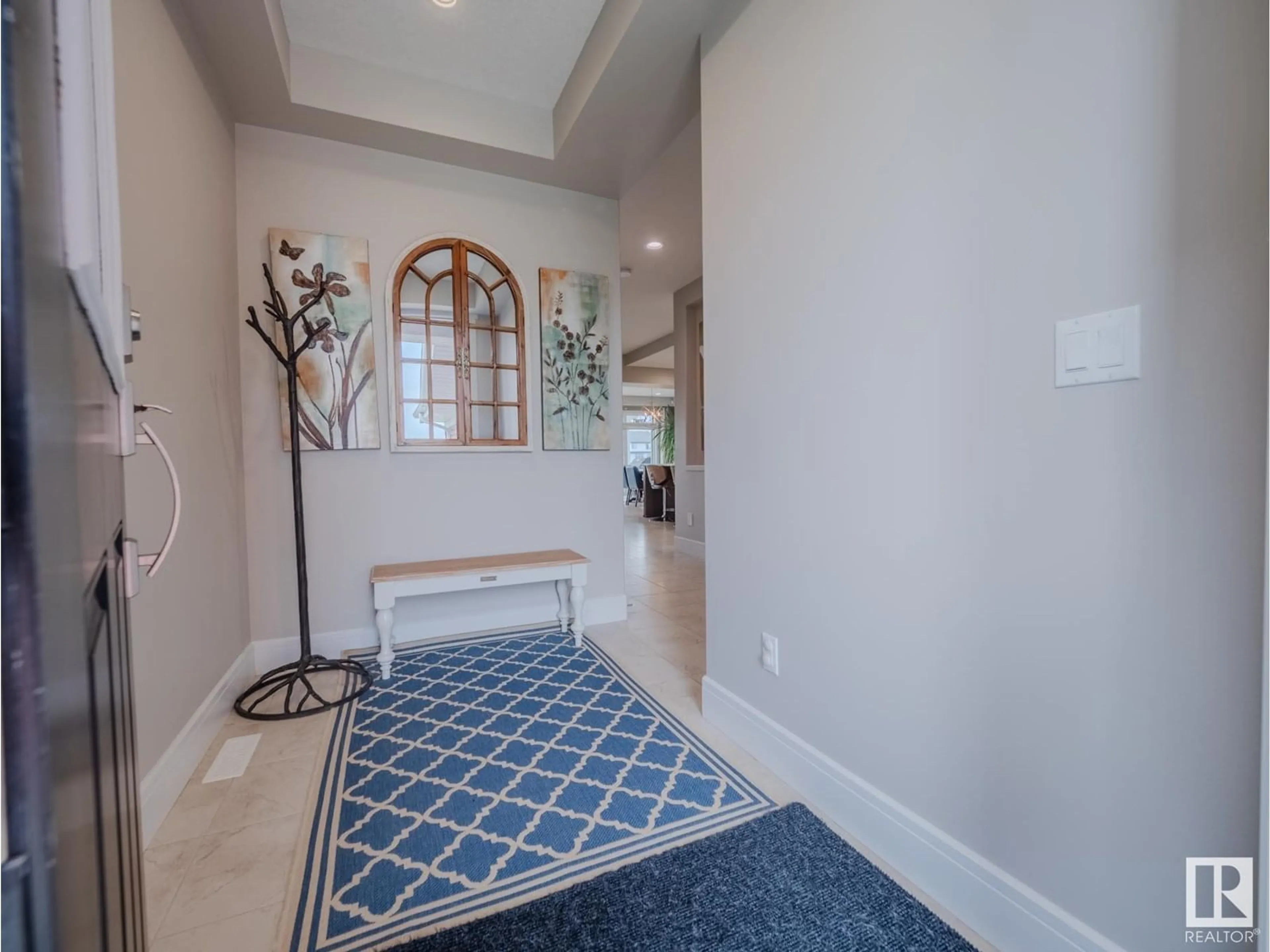 Indoor entryway for NW - 9756 222 ST, Edmonton Alberta T5T7B9