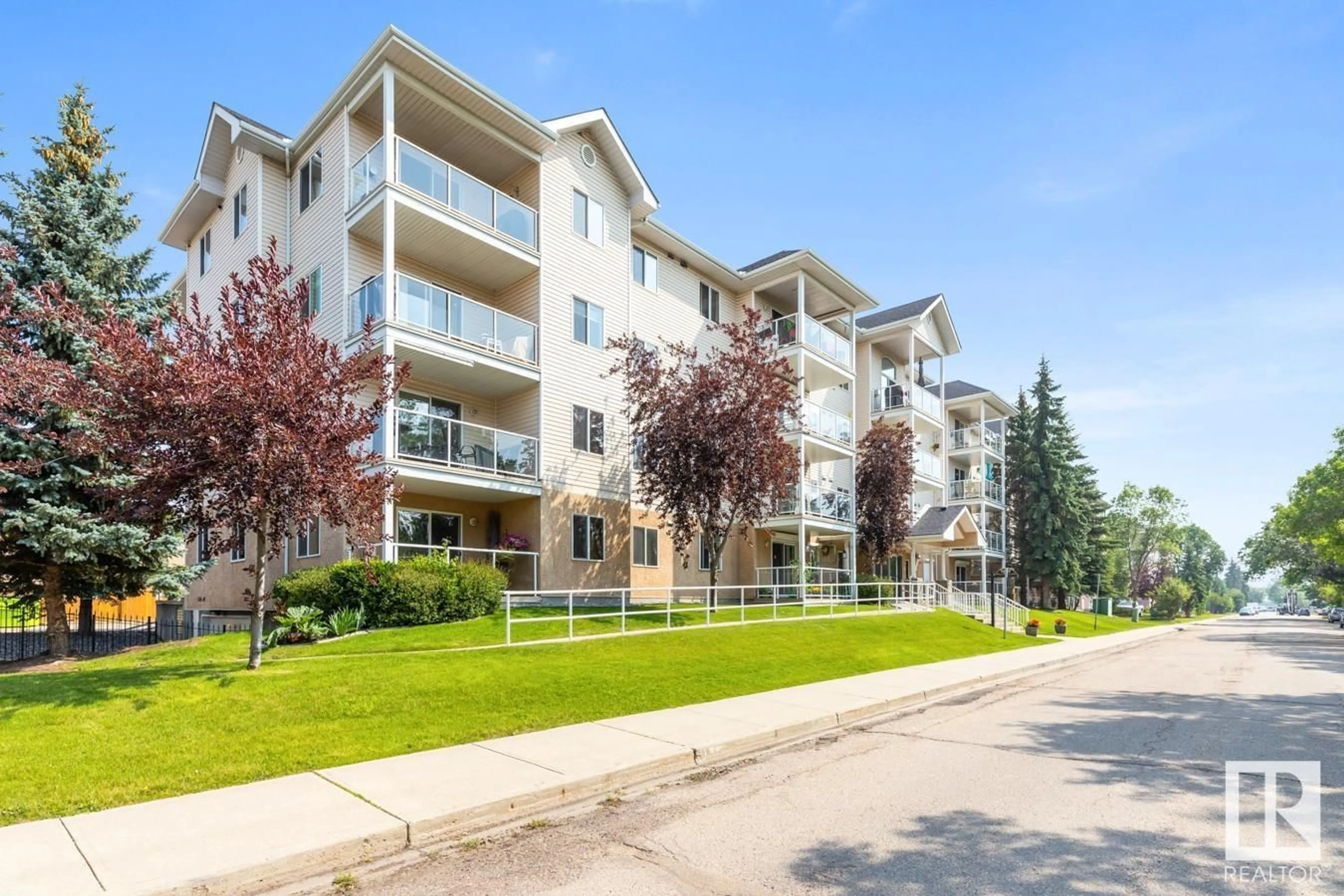 Patio, street for 301 - 5116 49 AV, Leduc Alberta T9E8K1