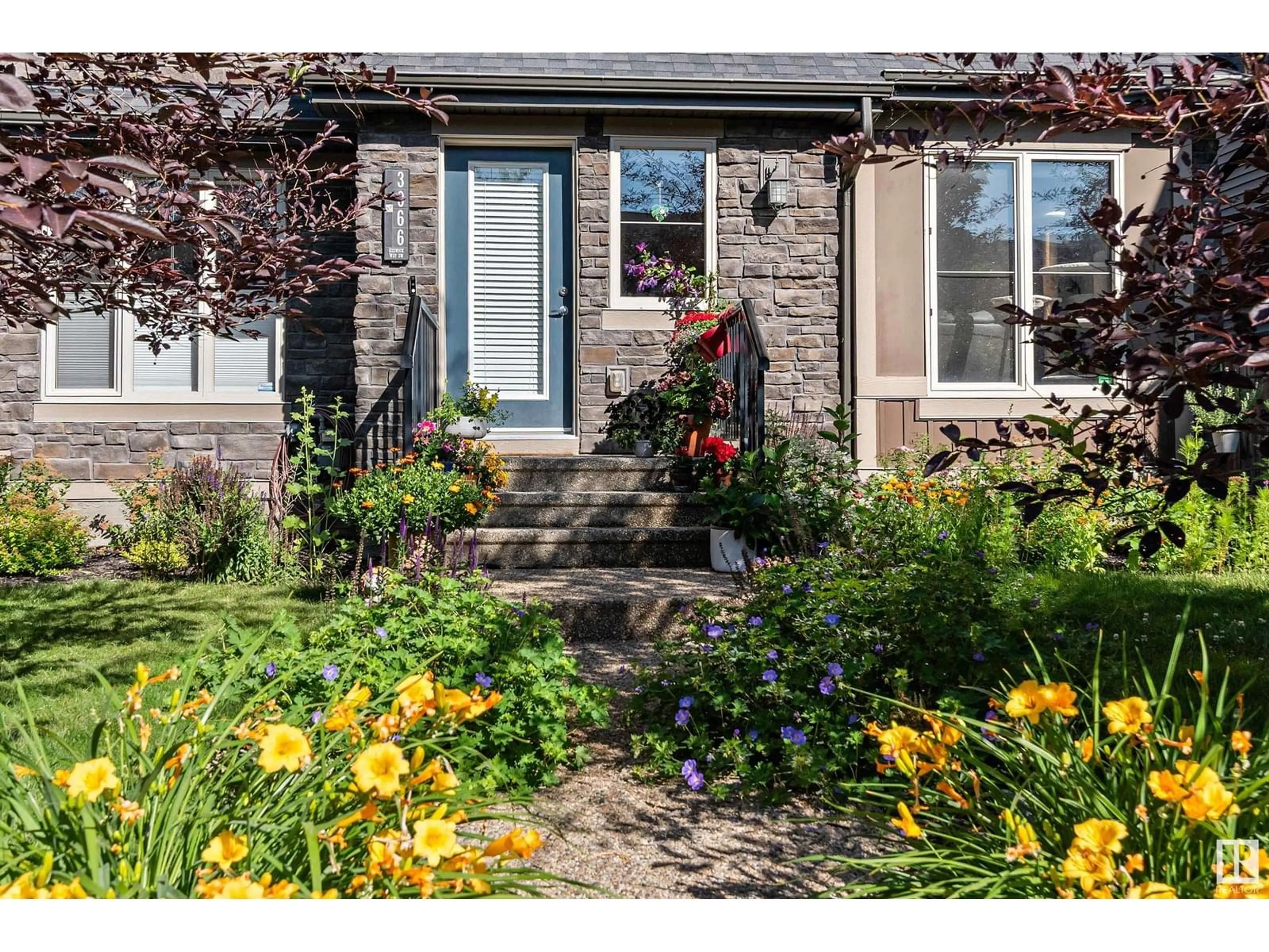 Indoor entryway for SW - 3066 KESWICK WY, Edmonton Alberta T6W2R2
