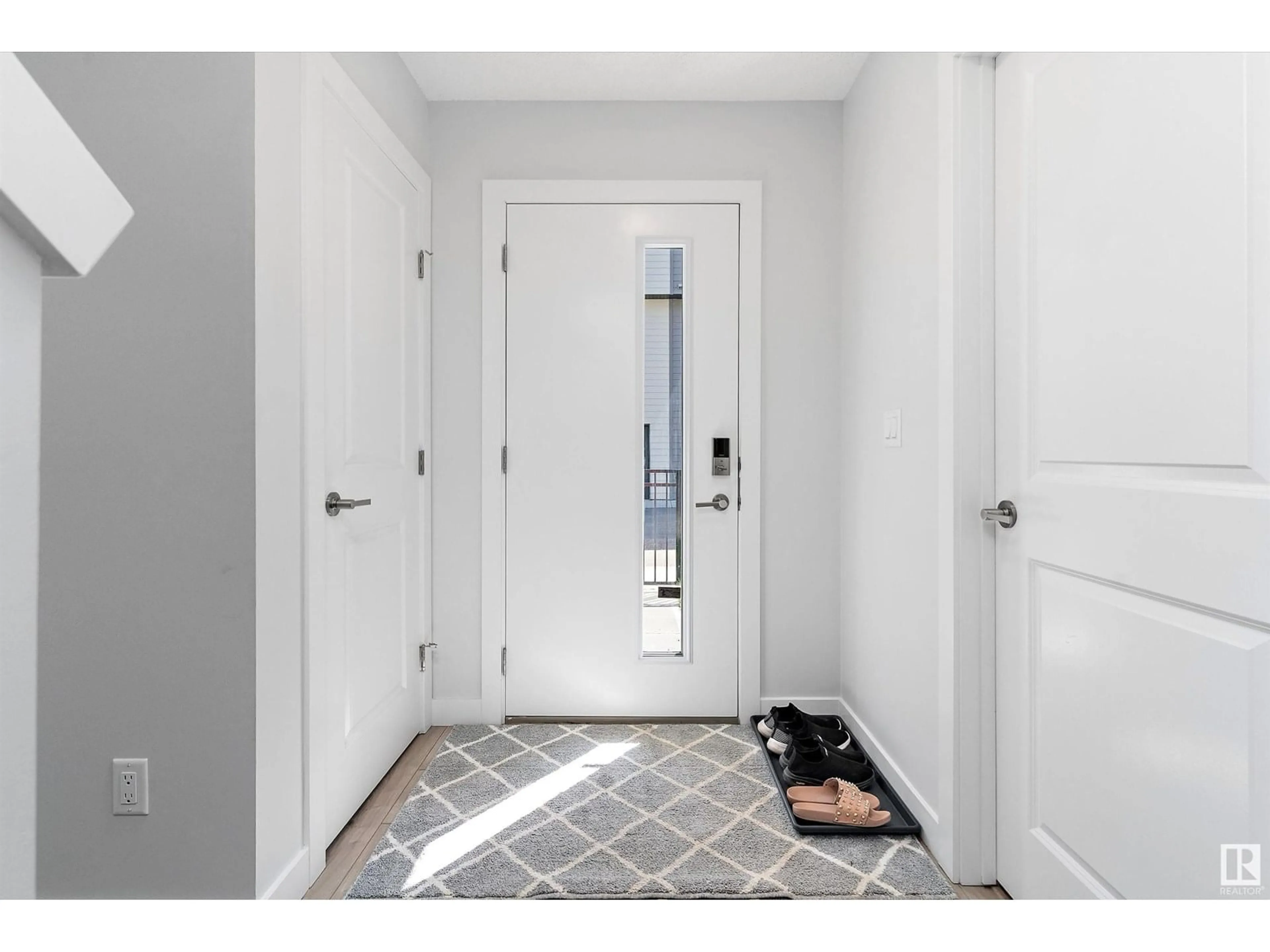 Indoor entryway for #161 - 161 WELSH DR, Edmonton Alberta T6X1Y8