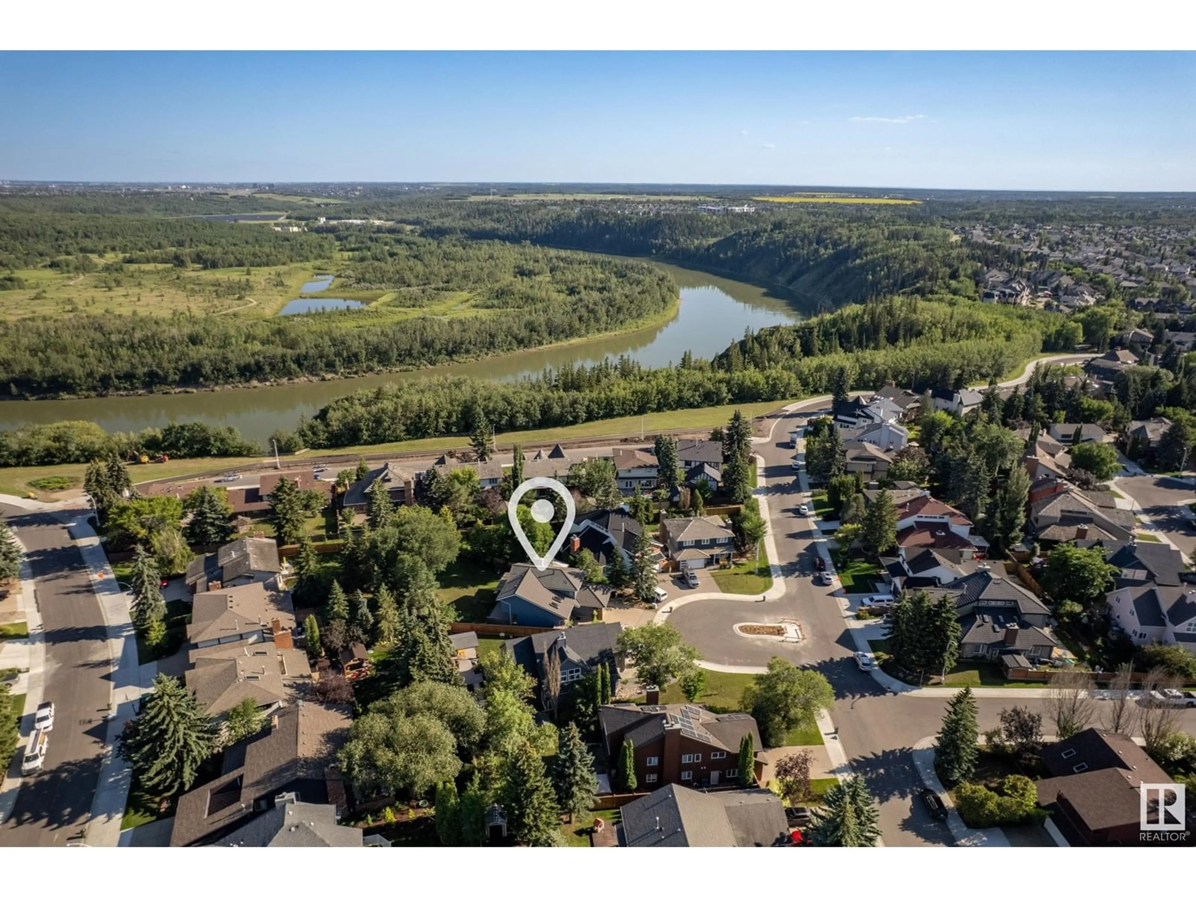 A pic from outside/outdoor area/front of a property/back of a property/a pic from drone, water/lake/river/ocean view for 5503 174 ST, Edmonton Alberta T6M1E2
