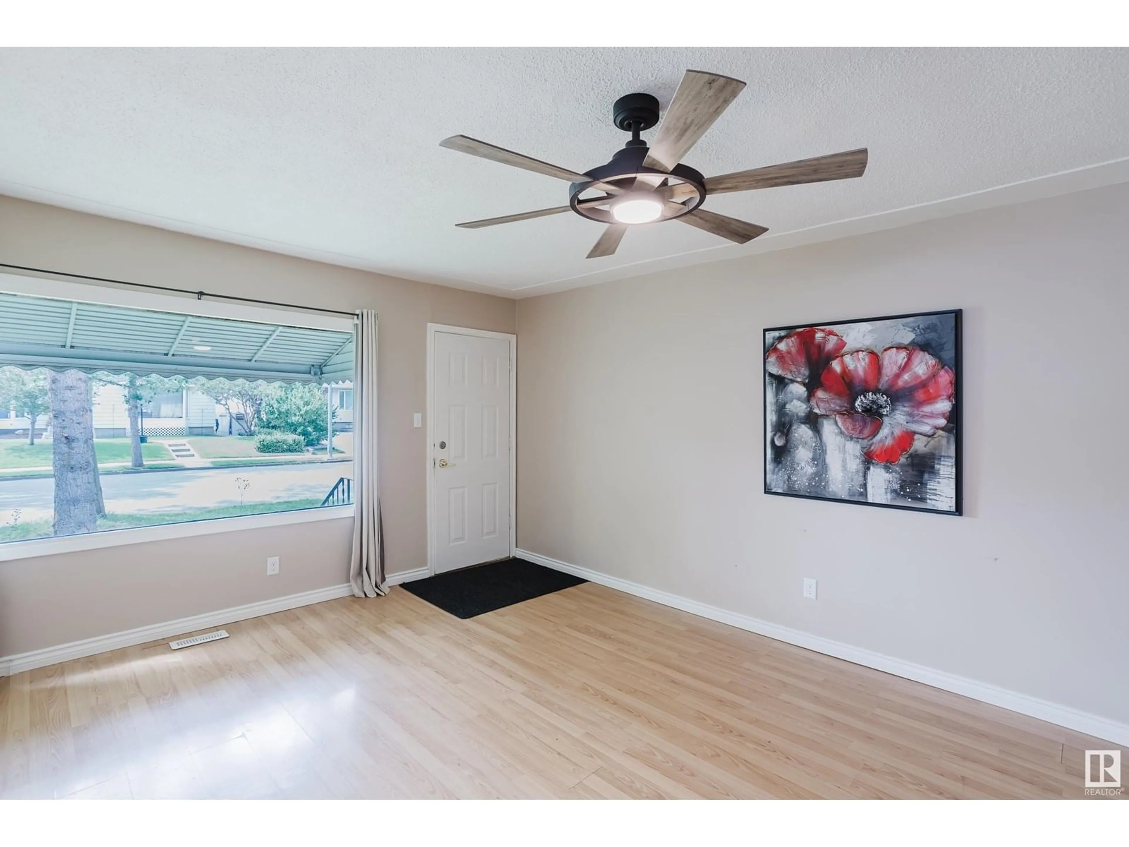 A pic of a room for NW - 11819 45 ST, Edmonton Alberta T5W2T3