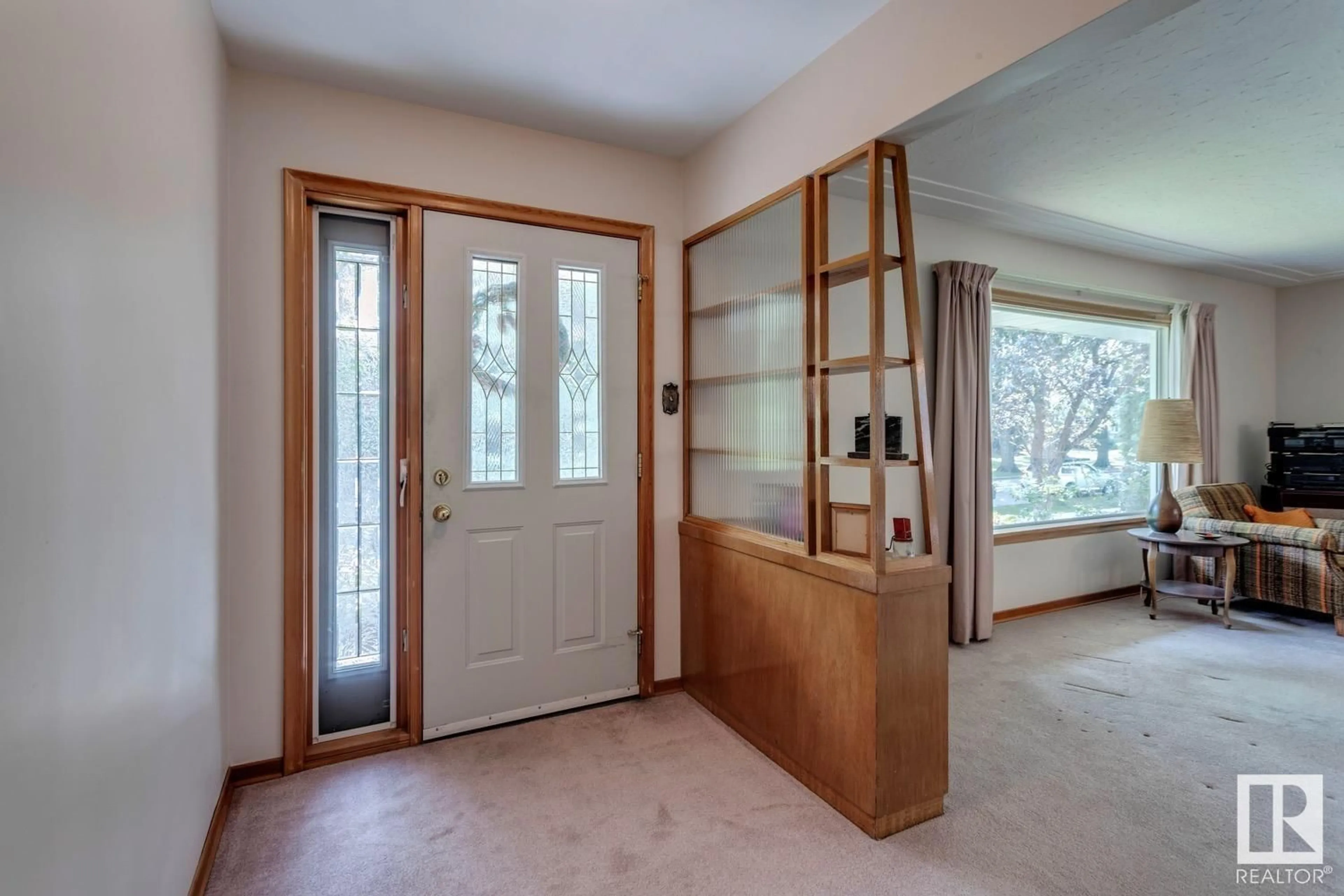 Indoor entryway for 9776 146 ST, Edmonton Alberta T5N2Z4