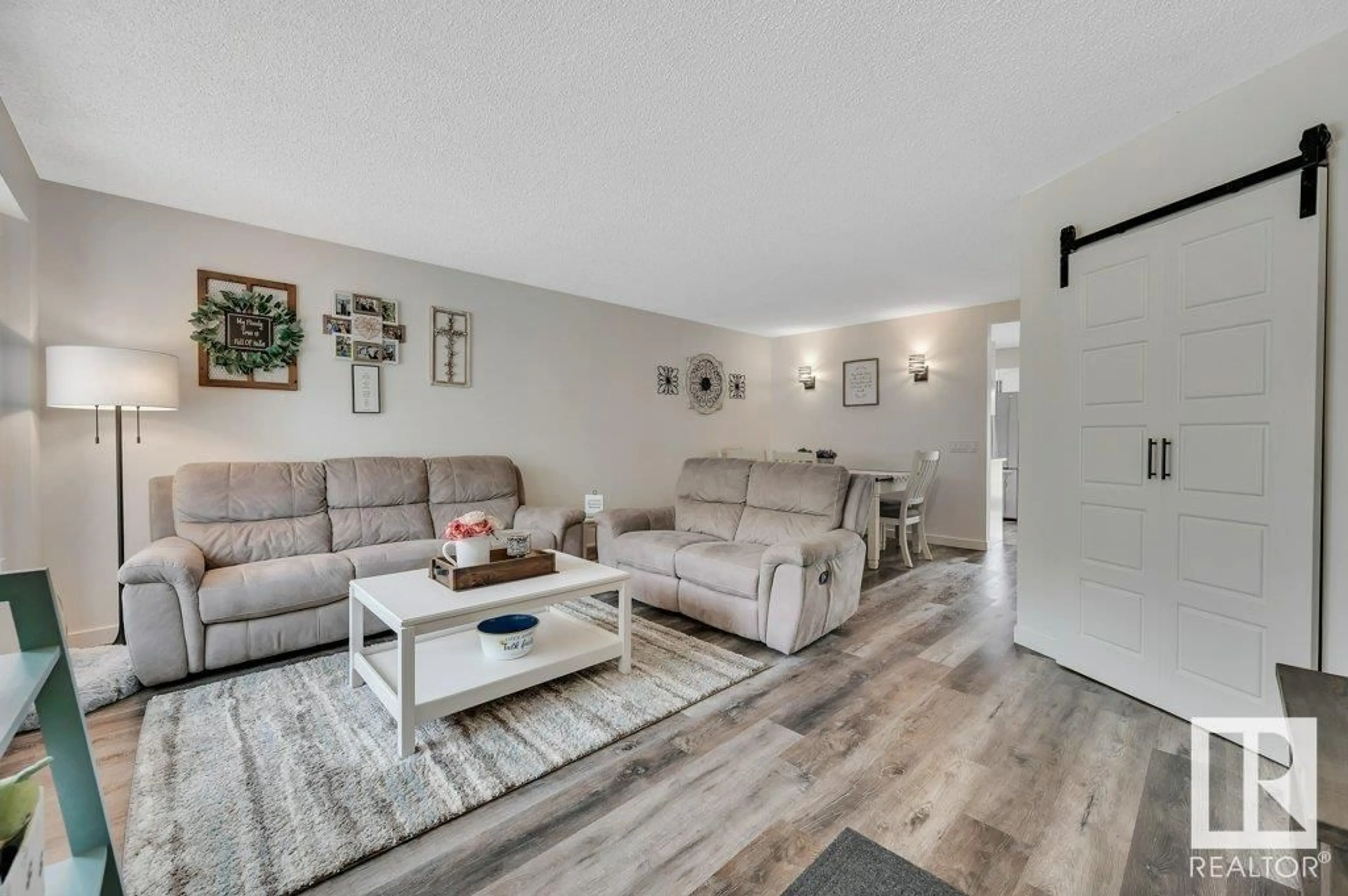 Living room with furniture, unknown for 21 DAYTON CR, St. Albert Alberta T8N4X5