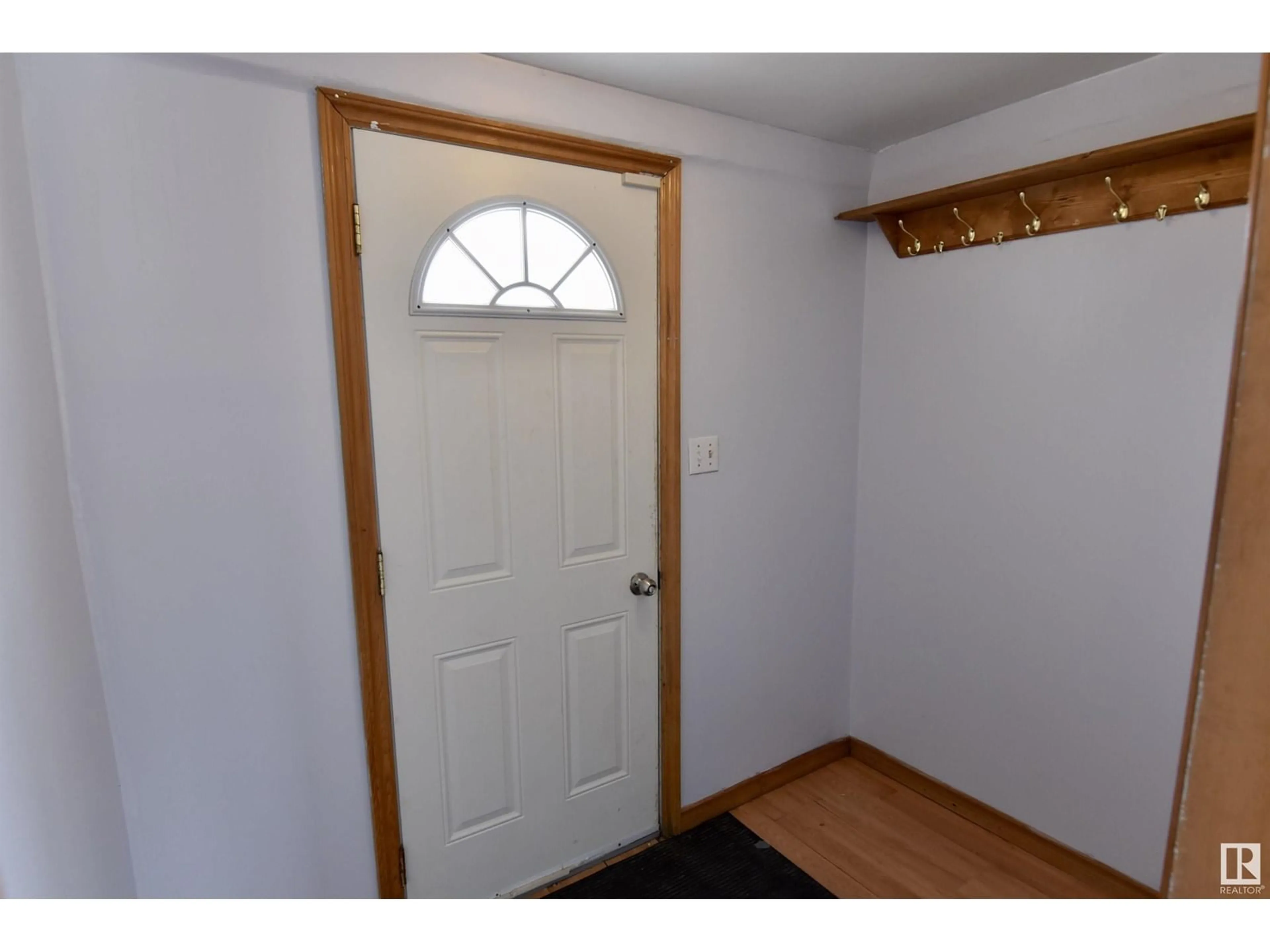Indoor entryway for 4629 46 AV, St. Paul Town Alberta T0A3A3
