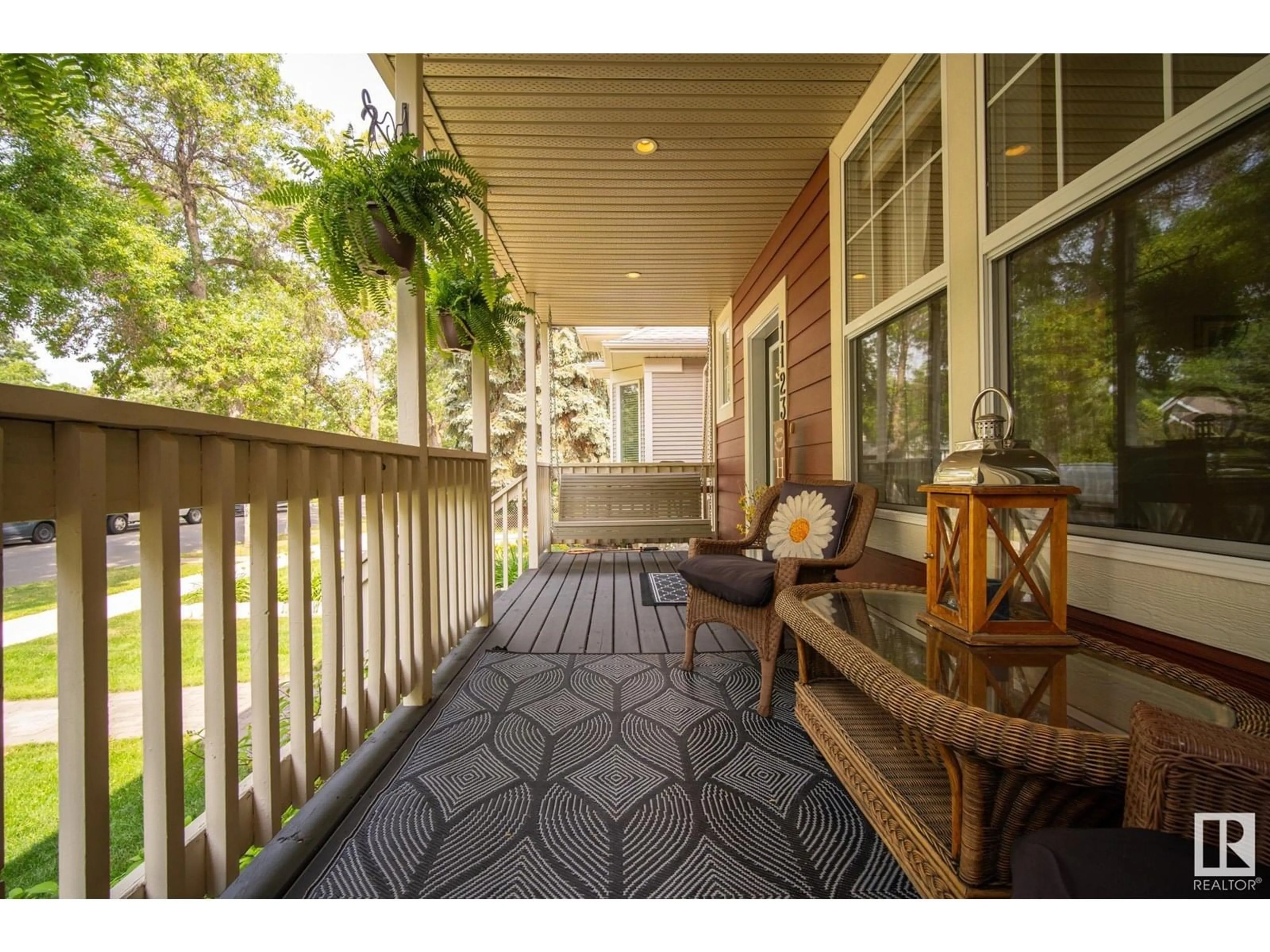 Patio, street for NW - 11239 67 ST, Edmonton Alberta T5B1K9