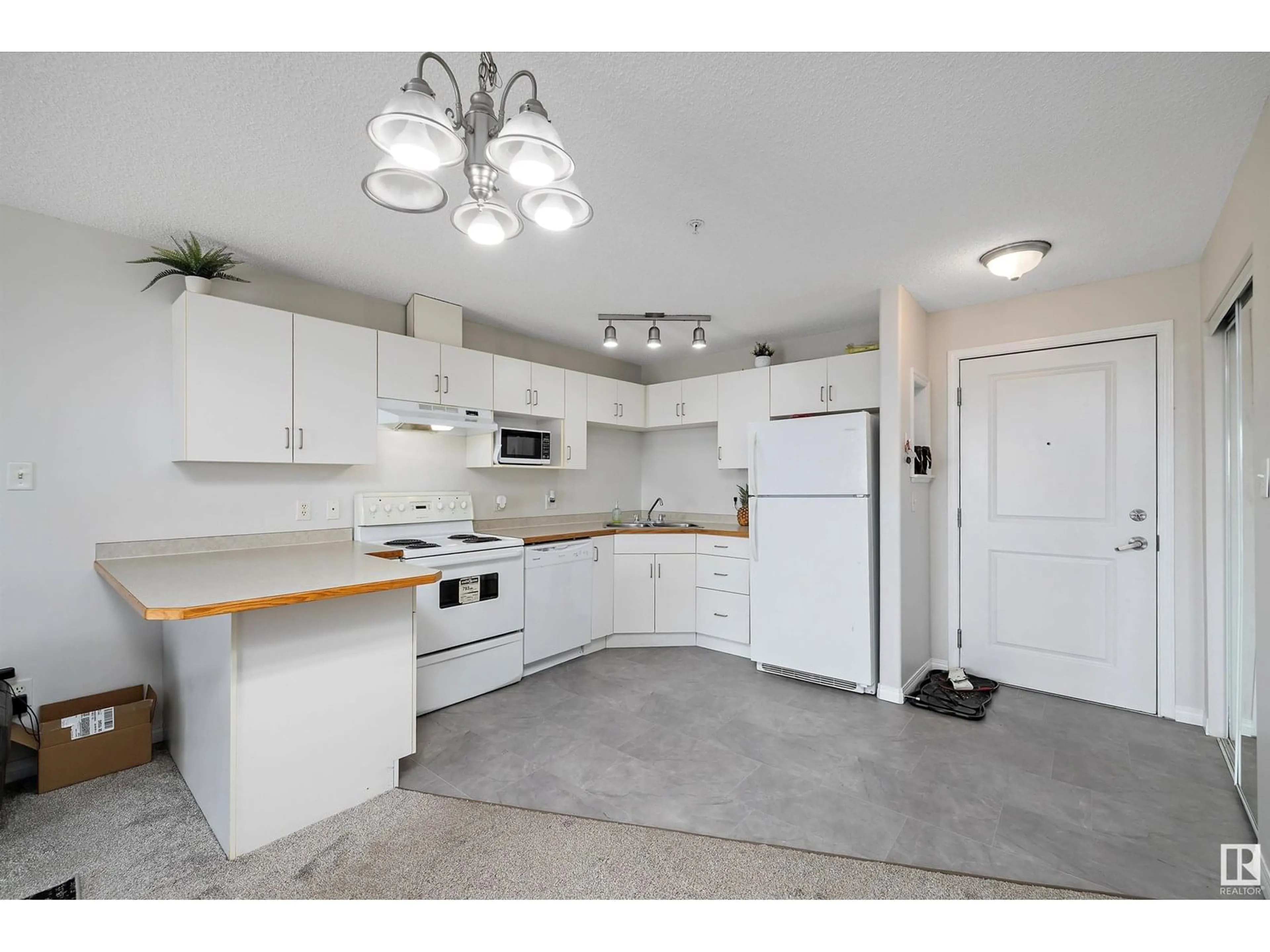 Standard kitchen, unknown for 404 - 11325 83 ST, Edmonton Alberta T5B4W5