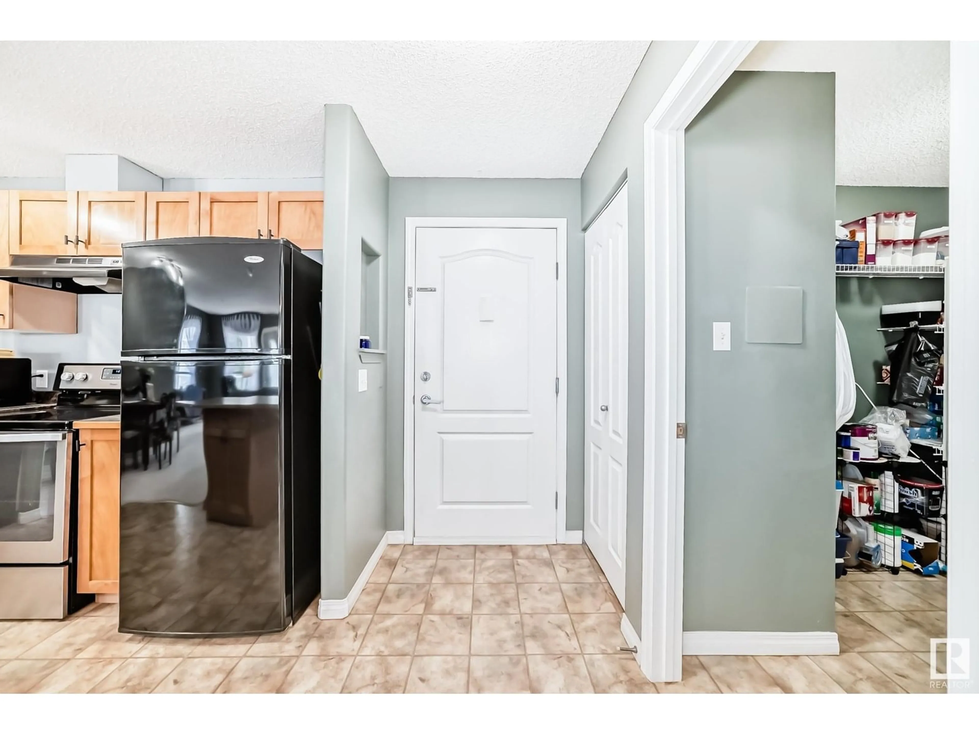 Indoor entryway for #205 - 5340 199 ST, Edmonton Alberta T6M0A5
