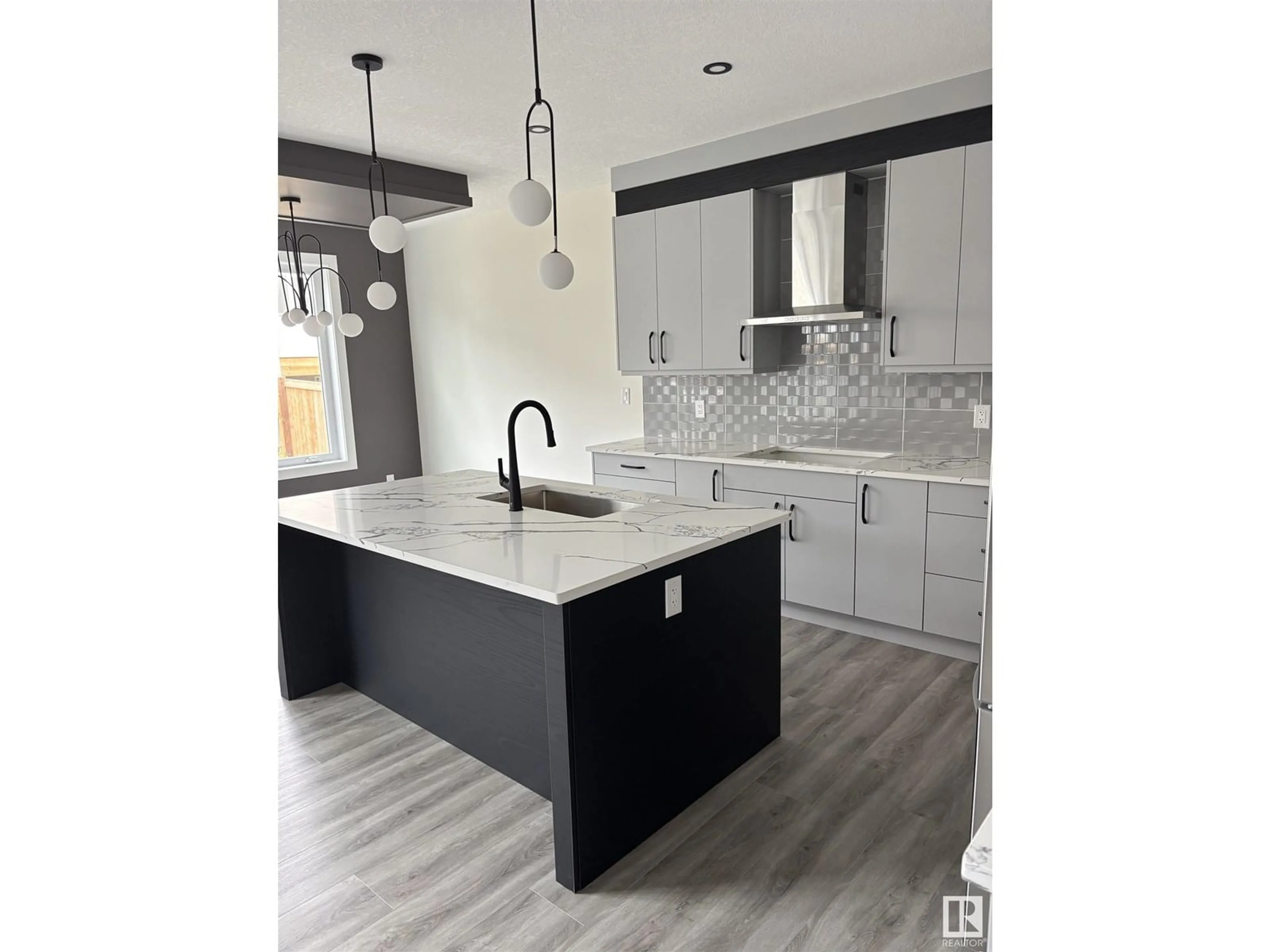 Contemporary kitchen, unknown for 106 EDGEFIELD WY, St. Albert Alberta T8N7Z9