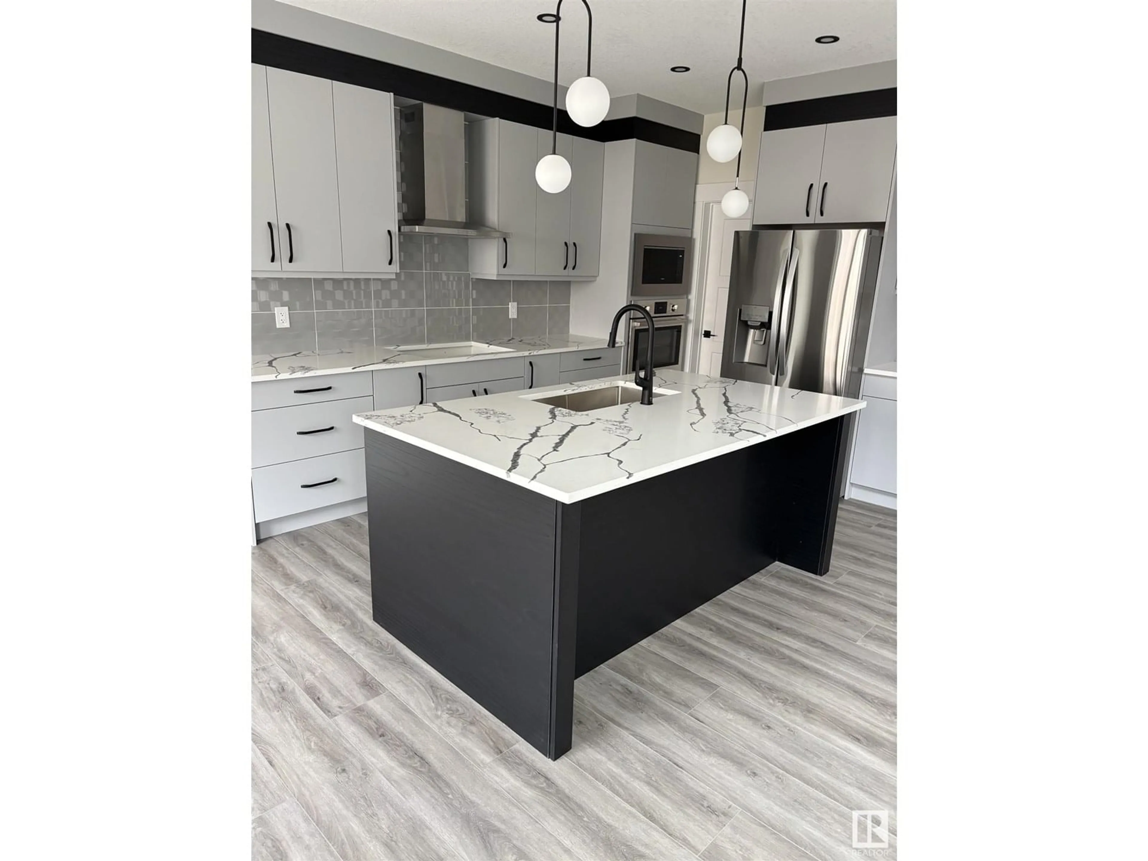 Contemporary kitchen, unknown for 106 EDGEFIELD WY, St. Albert Alberta T8N7Z9