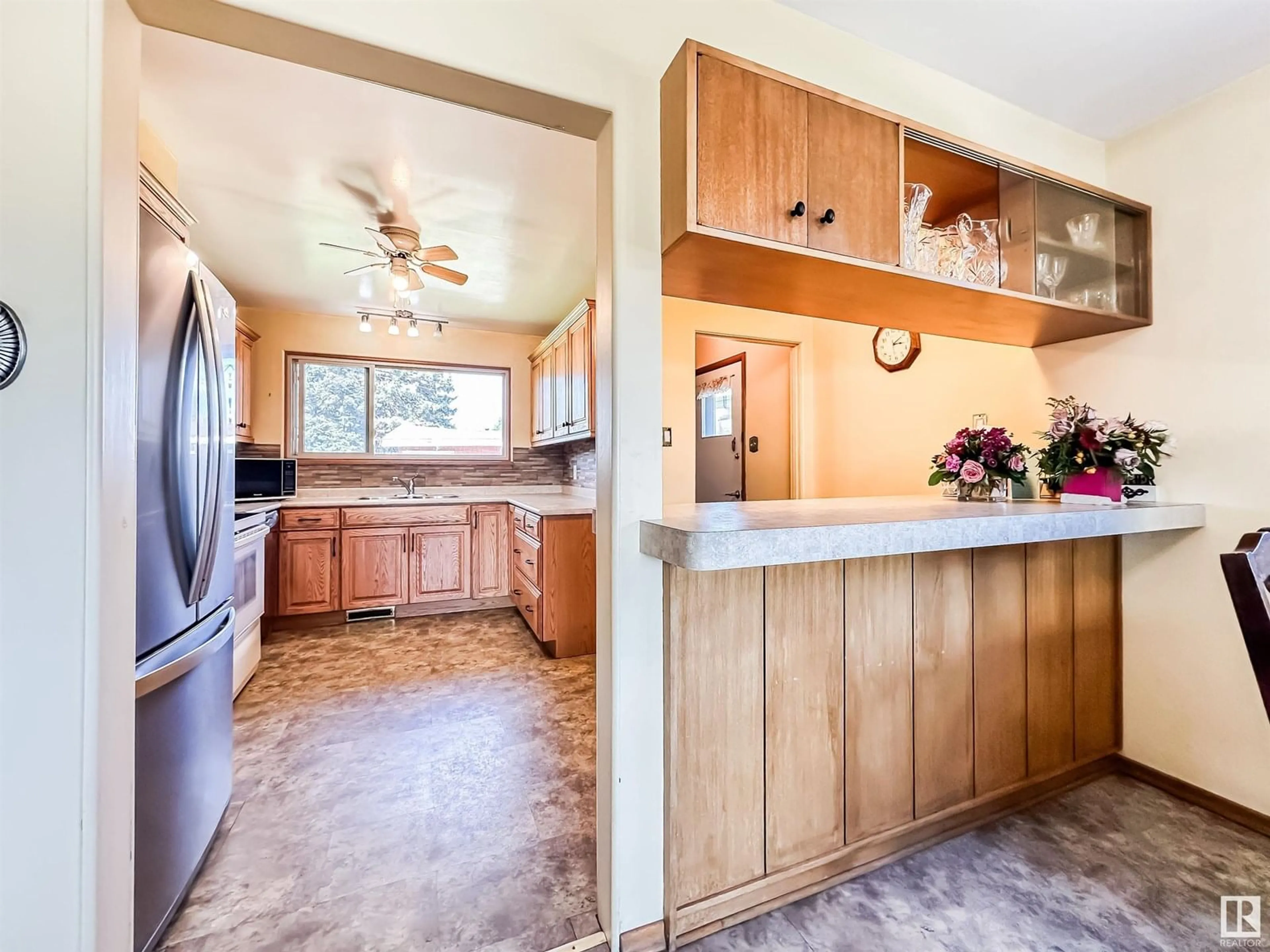 Open concept kitchen, ceramic/tile floor for 8126 150 ST NW, Edmonton Alberta T5R1E1