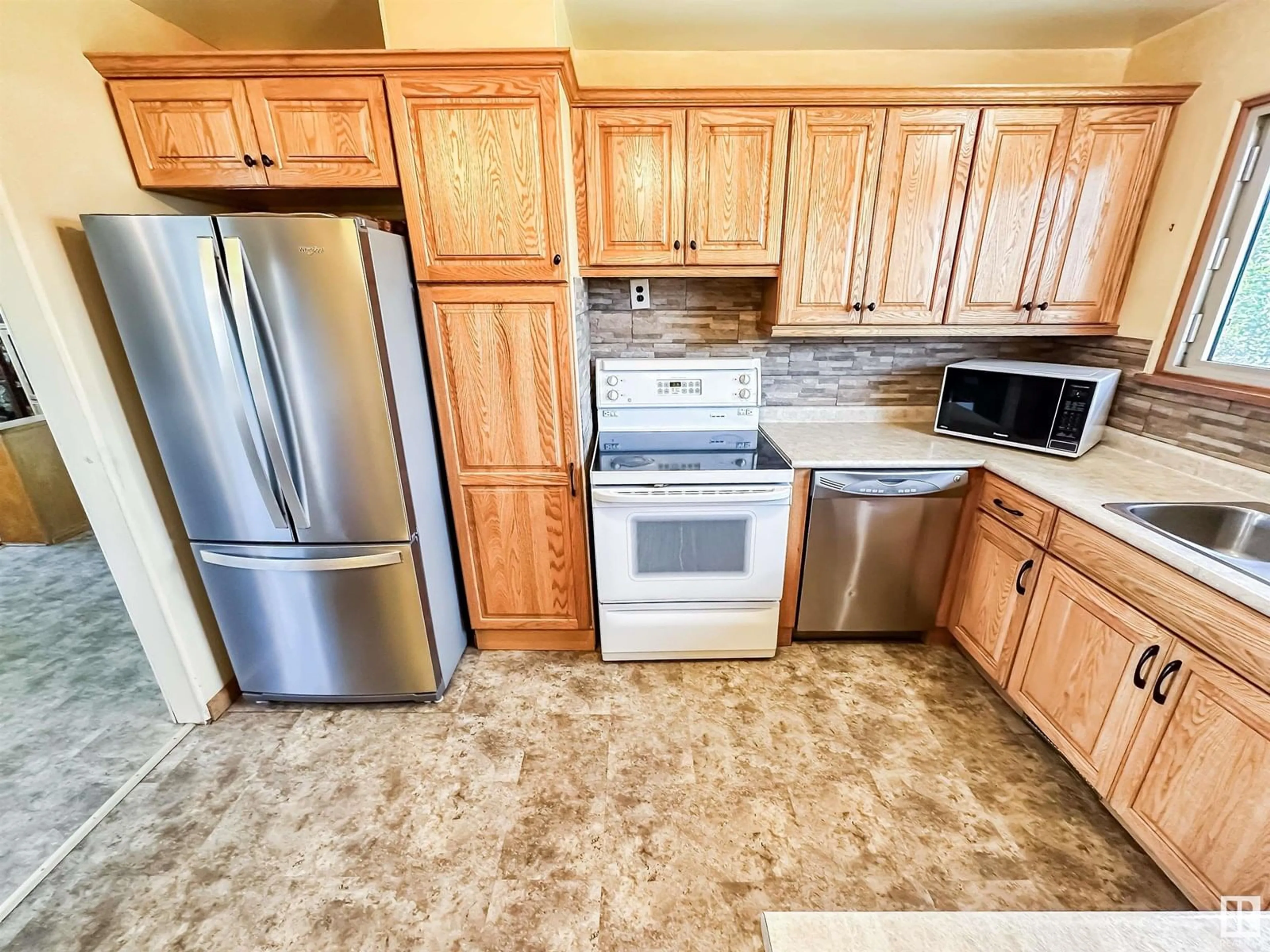 Standard kitchen, ceramic/tile floor for 8126 150 ST NW, Edmonton Alberta T5R1E1