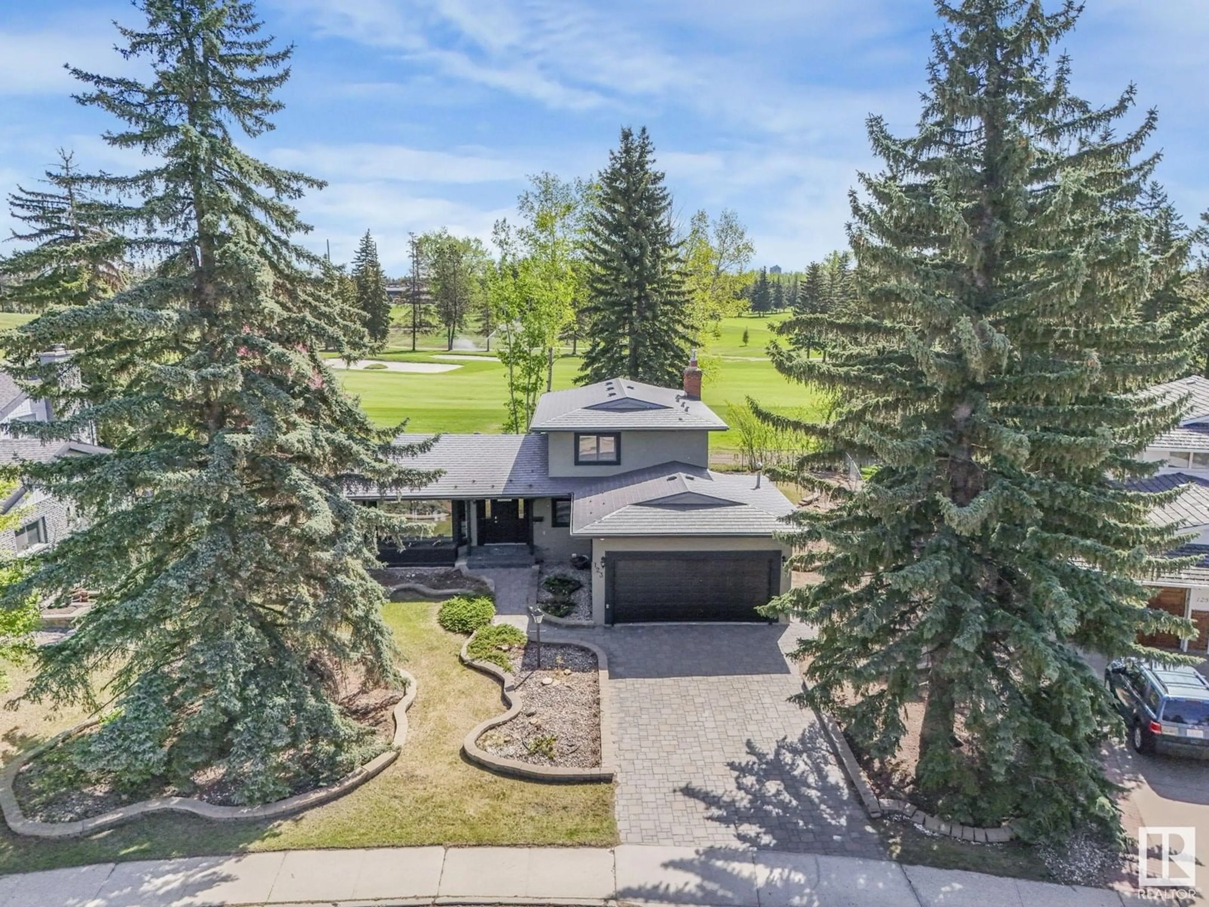 A pic from outside/outdoor area/front of a property/back of a property/a pic from drone, unknown for 123 FAIRWAY DR, Edmonton Alberta T6J2C2
