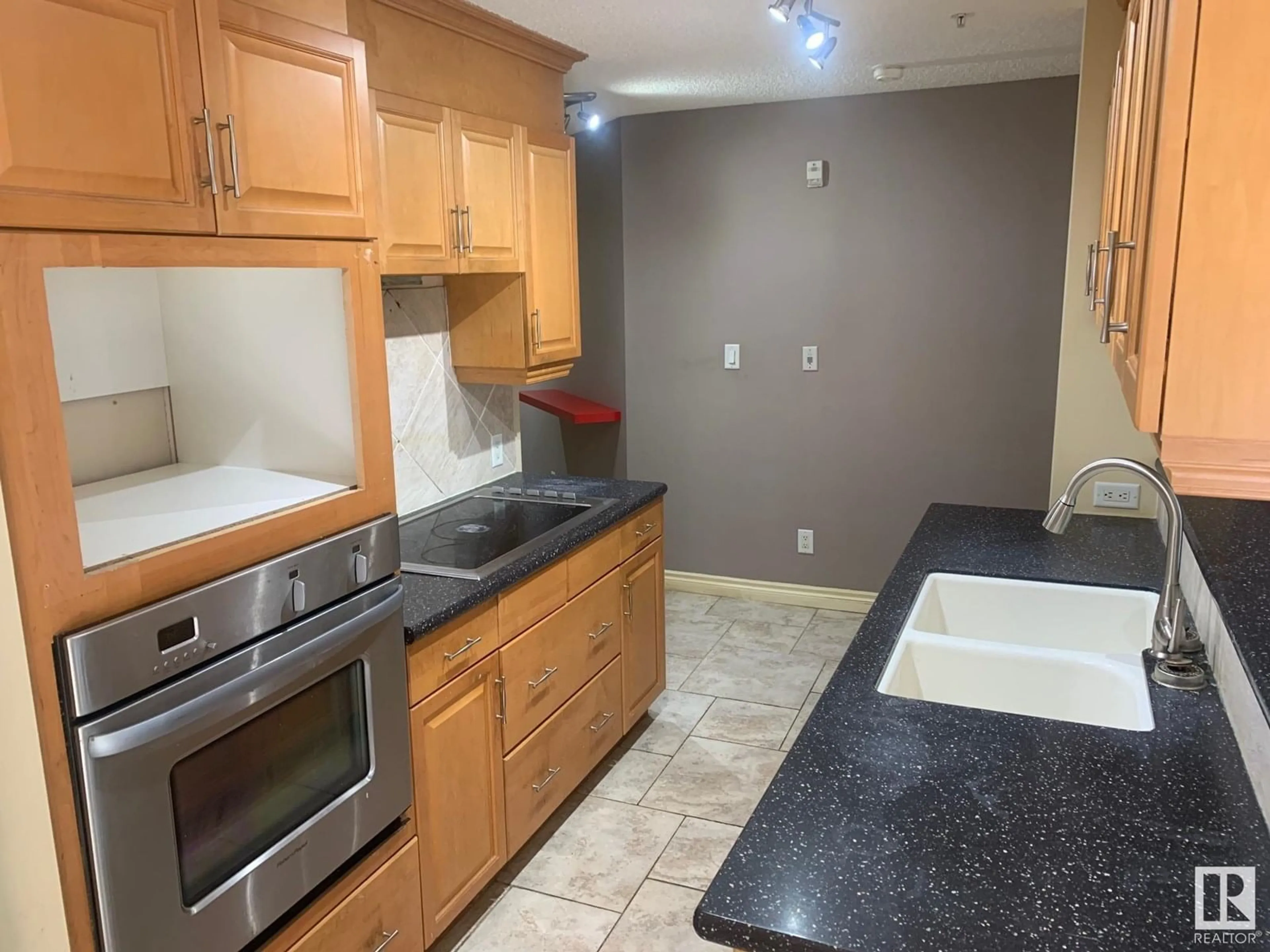 Standard kitchen, unknown for #105 - 10108 125 ST, Edmonton Alberta T5N4B6