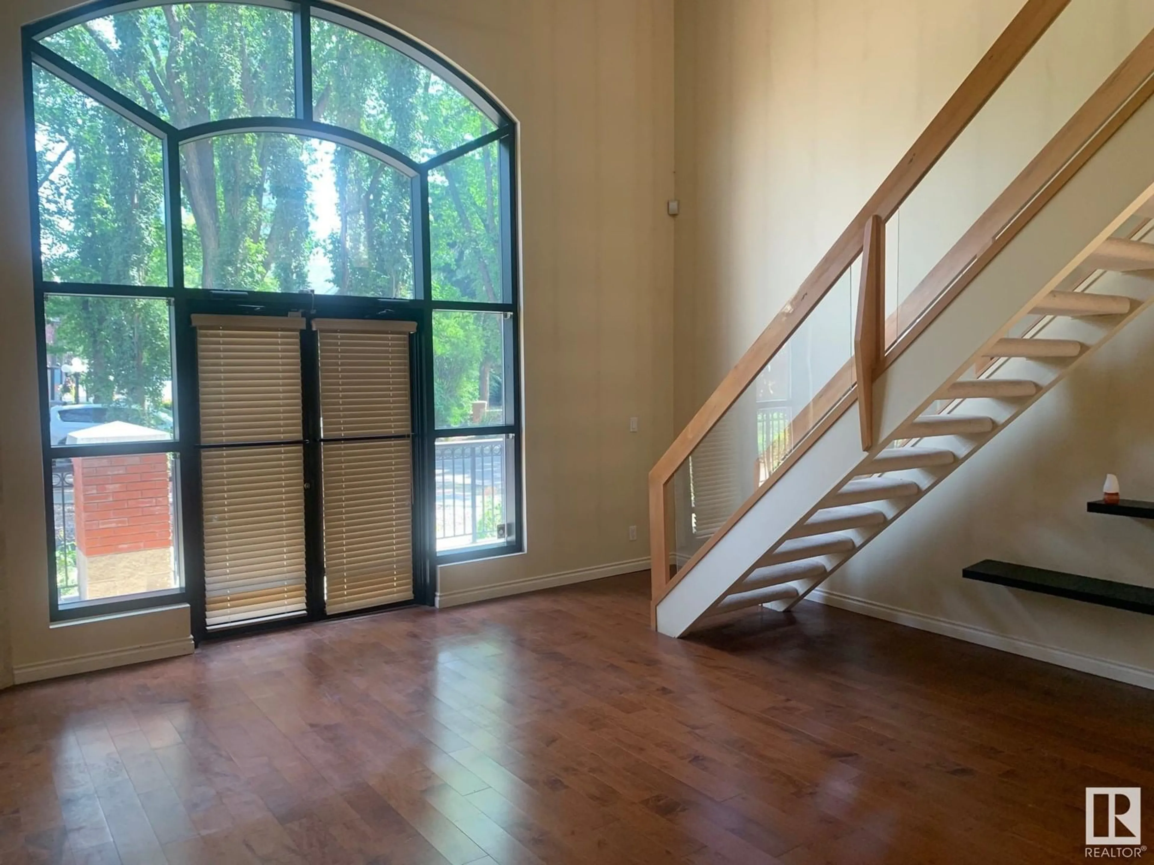 Indoor foyer for #105 - 10108 125 ST, Edmonton Alberta T5N4B6