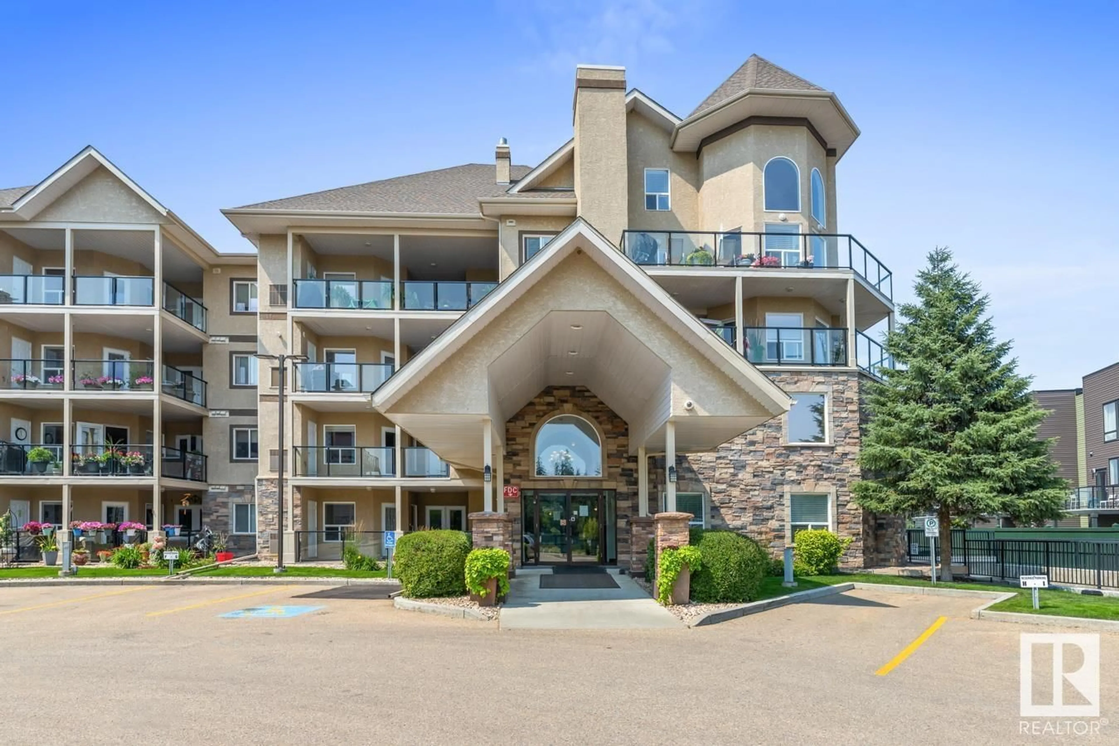 Indoor foyer for #303 - 1320 RUTHERFORD RD, Edmonton Alberta T6W0B6