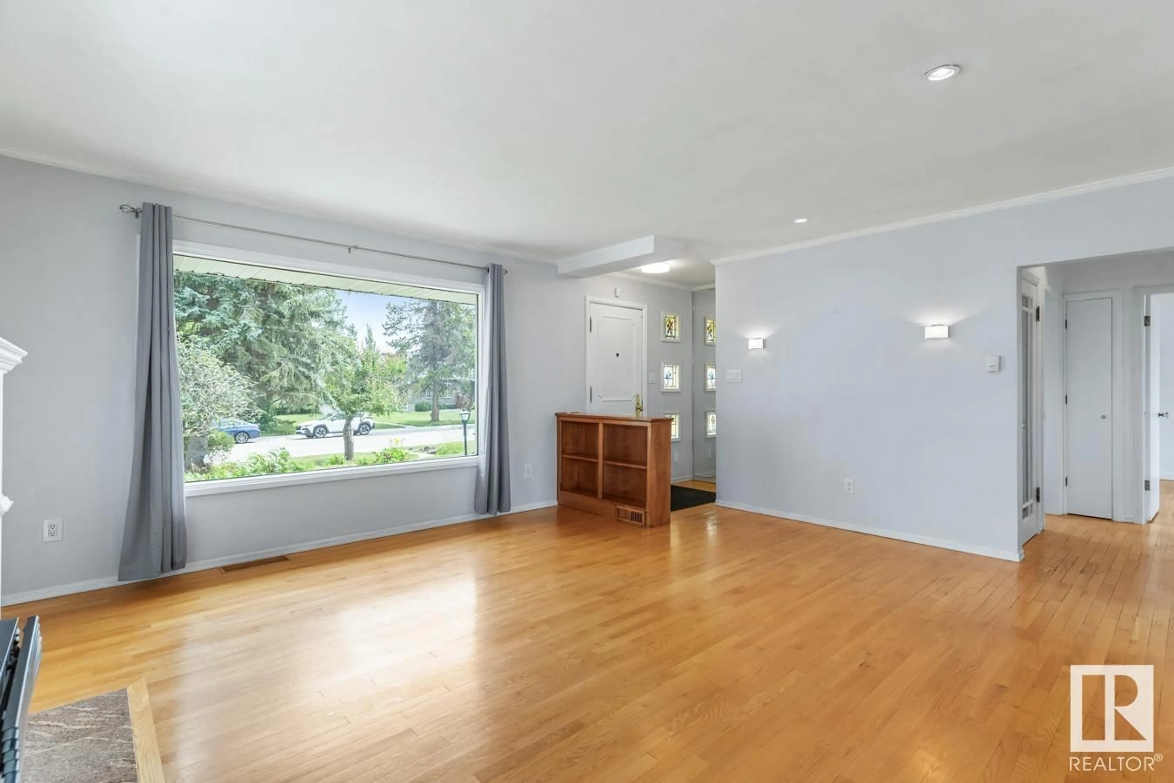 A pic of a room for NW - 10926 117 ST, Edmonton Alberta T5H3N6