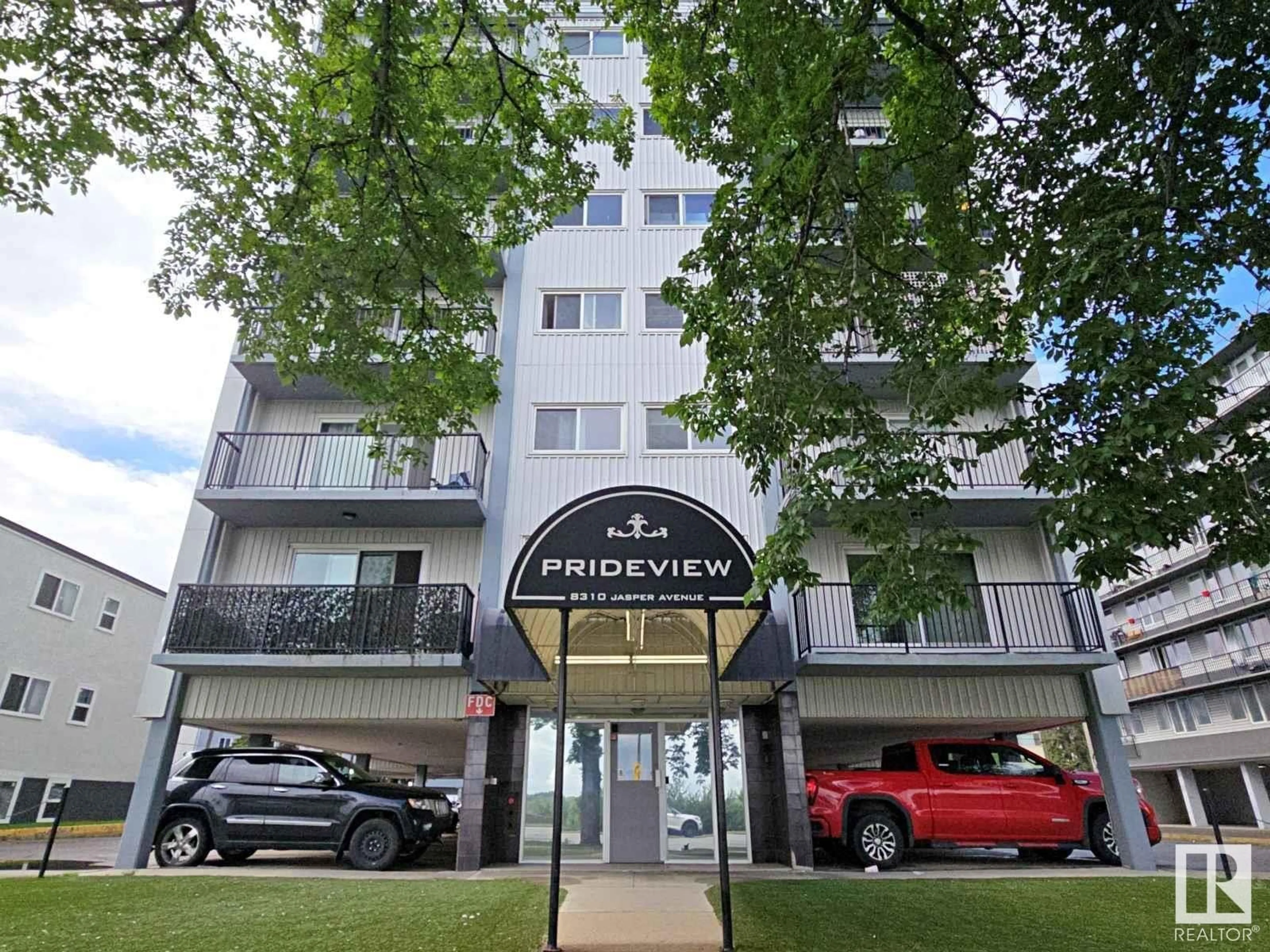 Indoor foyer for 8310 - 501 JASPER AV, Edmonton Alberta T5H3S3