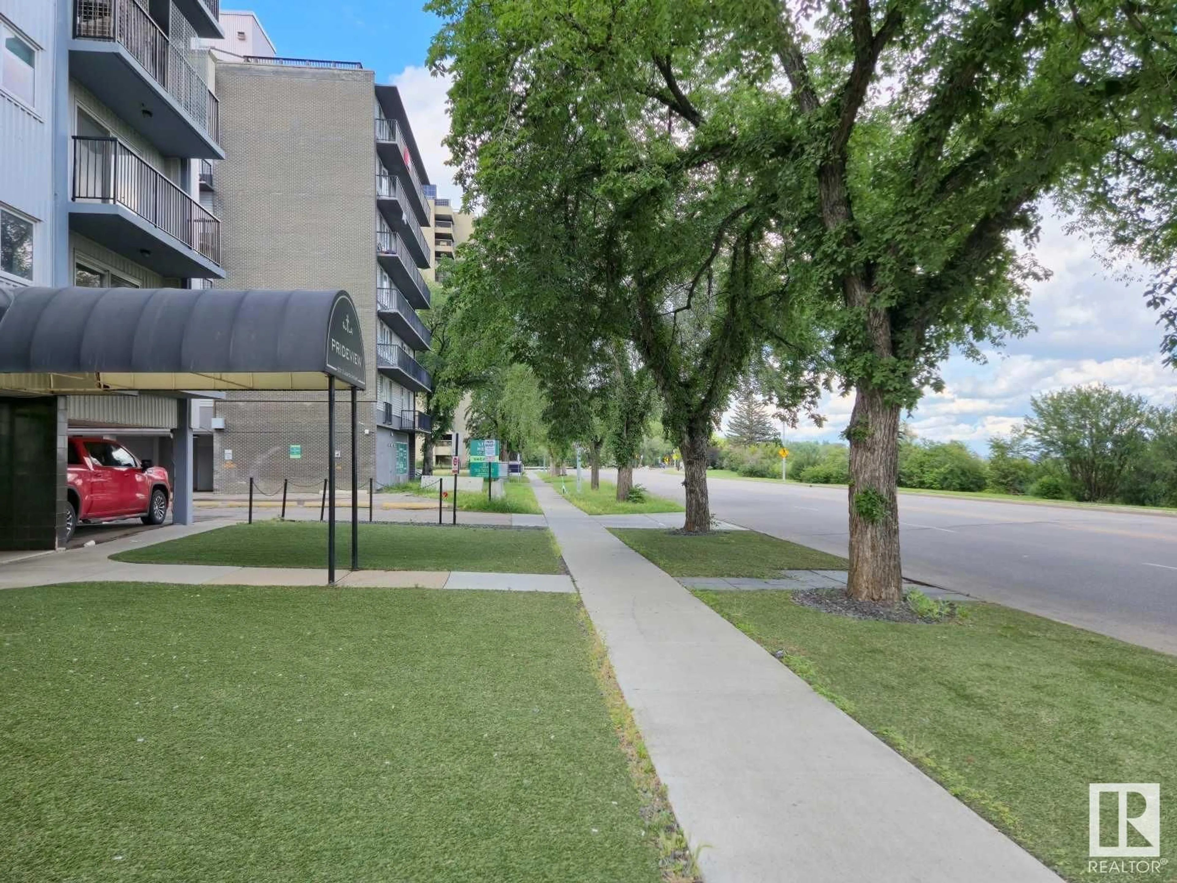 A pic from outside/outdoor area/front of a property/back of a property/a pic from drone, street for 8310 - 501 JASPER AV, Edmonton Alberta T5H3S3