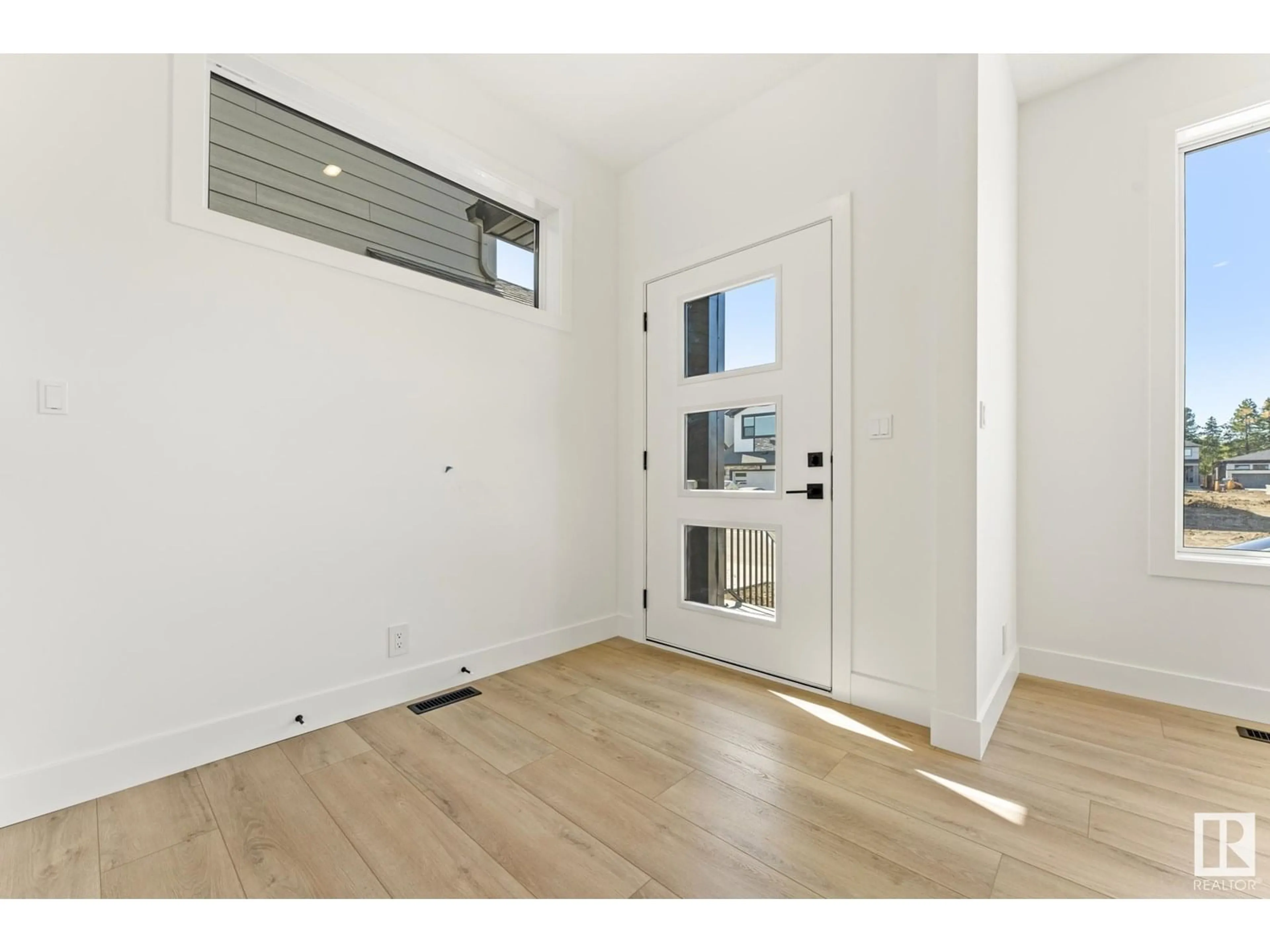 Indoor entryway for 103 NEWBURY CI, Sherwood Park Alberta T8B0E8