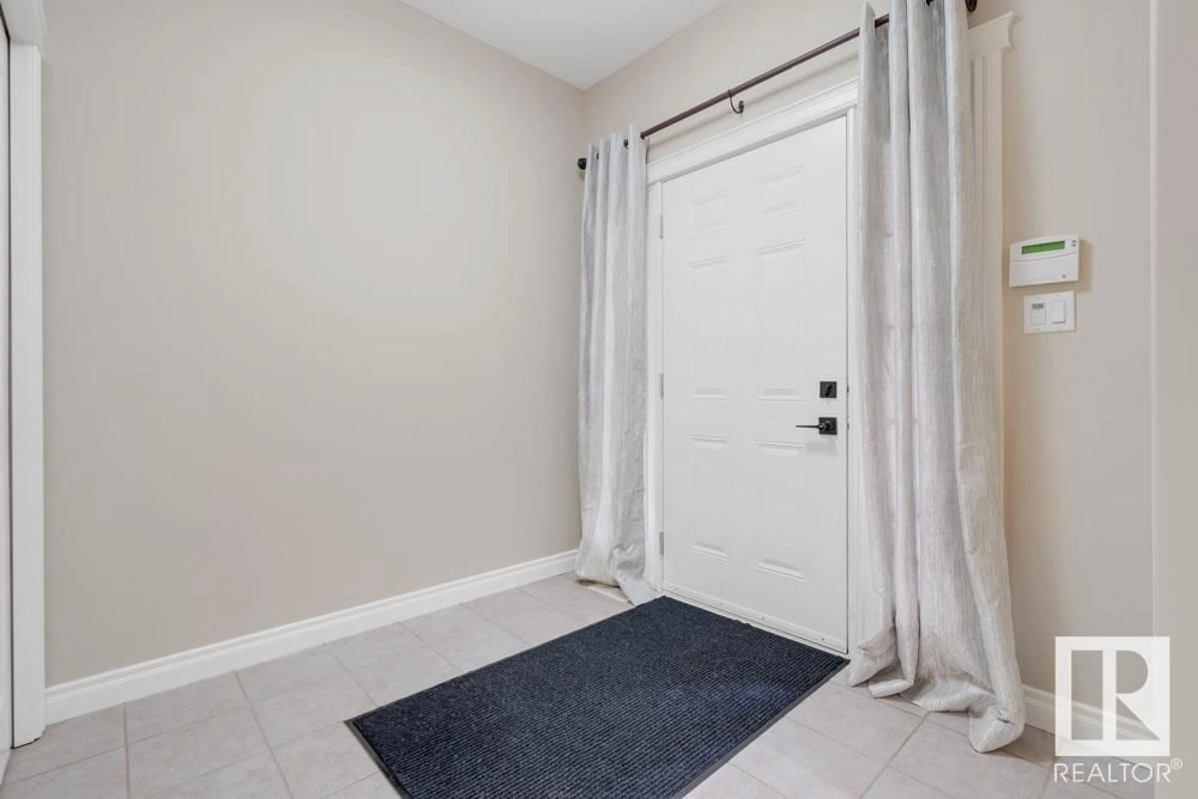 Indoor entryway for NW - 12029 69 ST, Edmonton Alberta T5B1S7