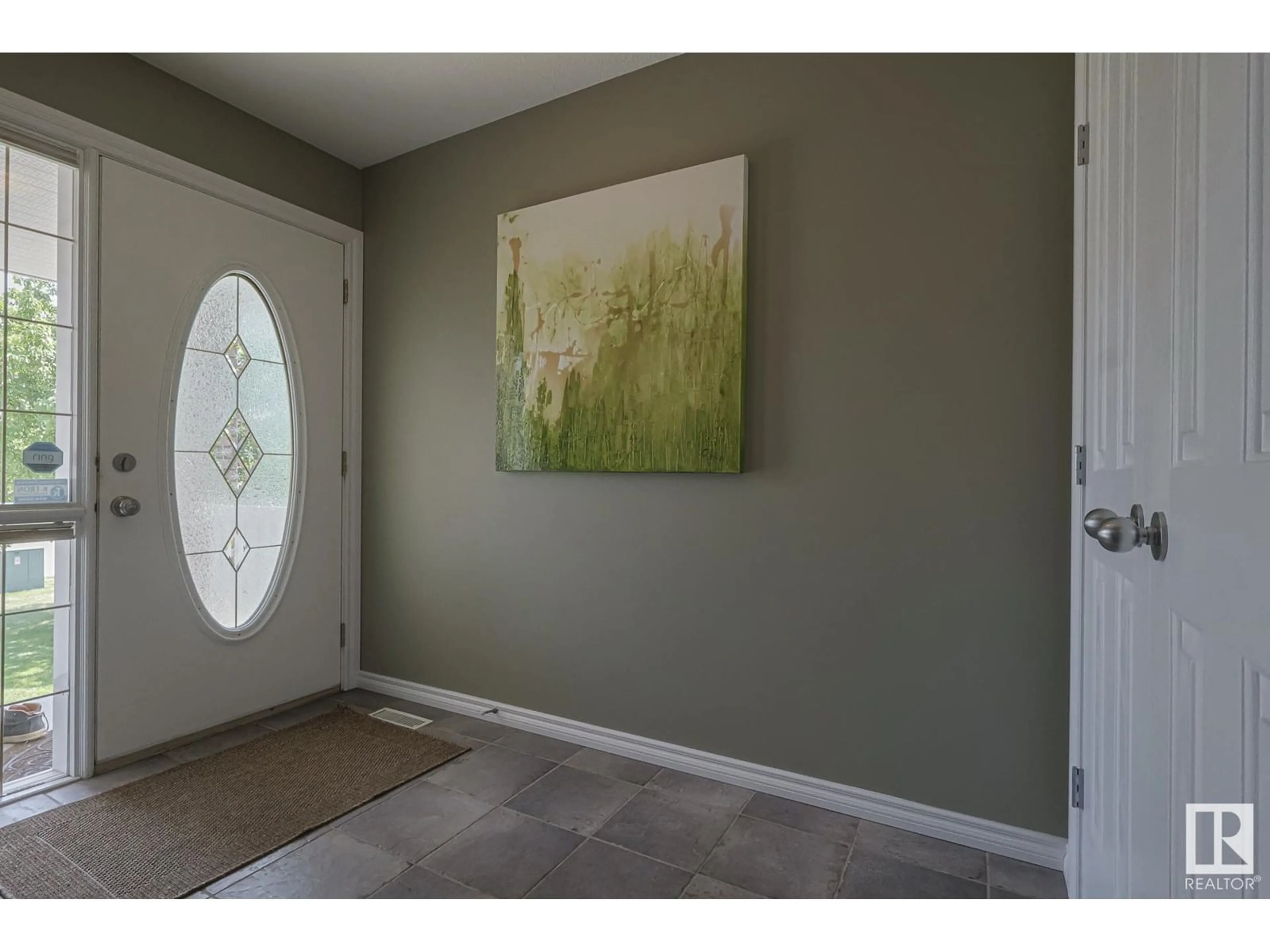 Indoor entryway for 7 CHELSEA WY, Sherwood Park Alberta T8H2G6