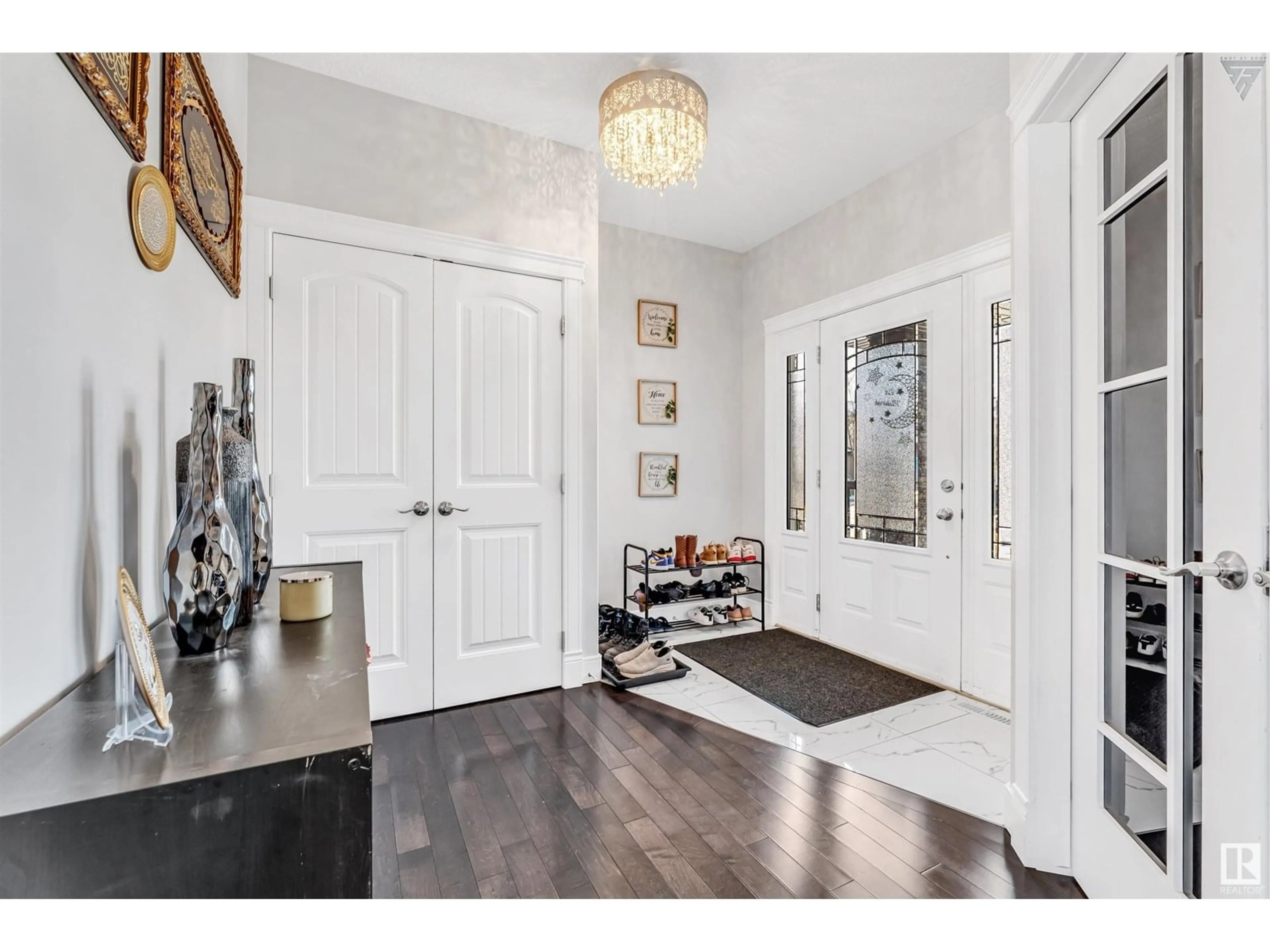 Indoor entryway for NW - 16123 61 ST, Edmonton Alberta T5Y0W6