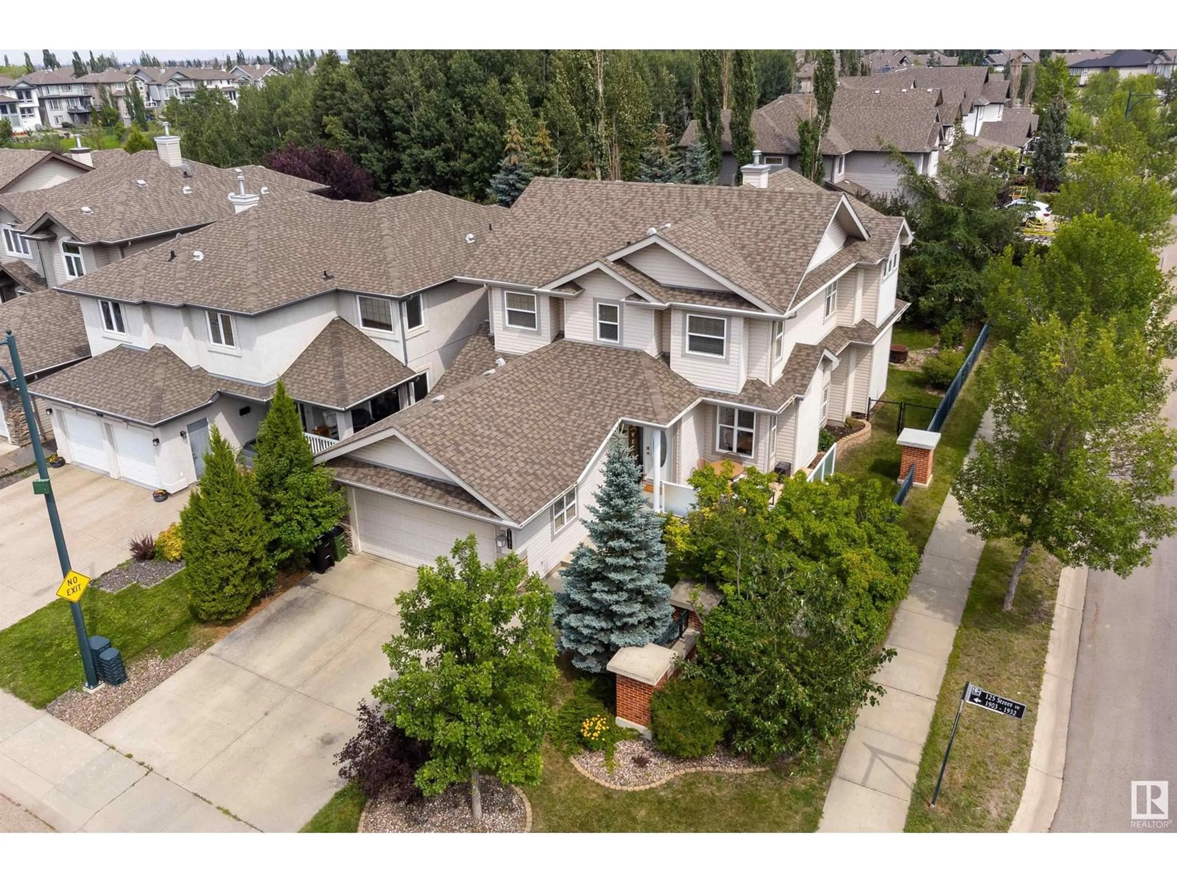 A pic from outside/outdoor area/front of a property/back of a property/a pic from drone, street for SW - 1931 125 ST, Edmonton Alberta T6W0A1