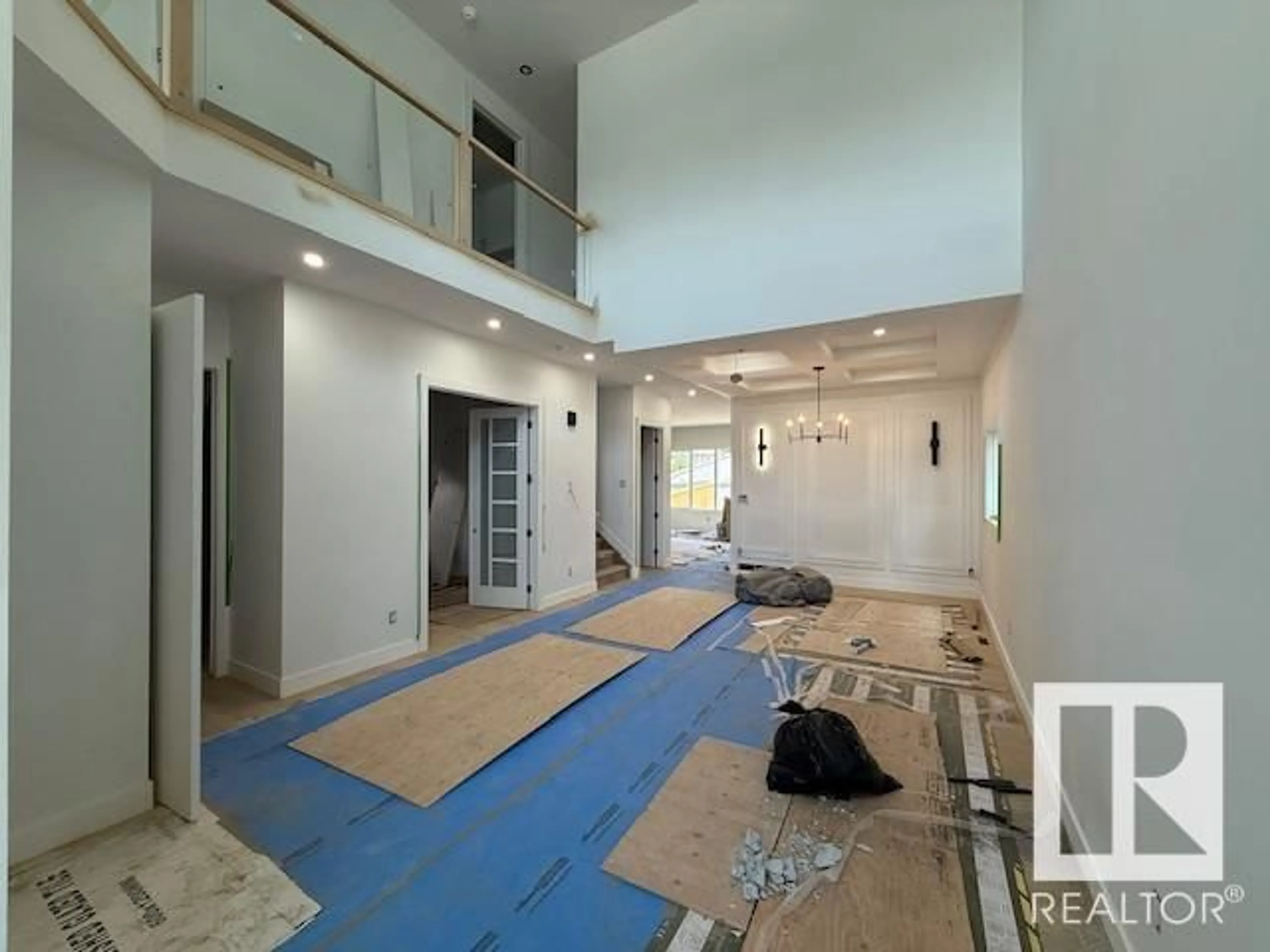Indoor foyer for 1160 GYRFALCON CR, Edmonton Alberta T5S0S1