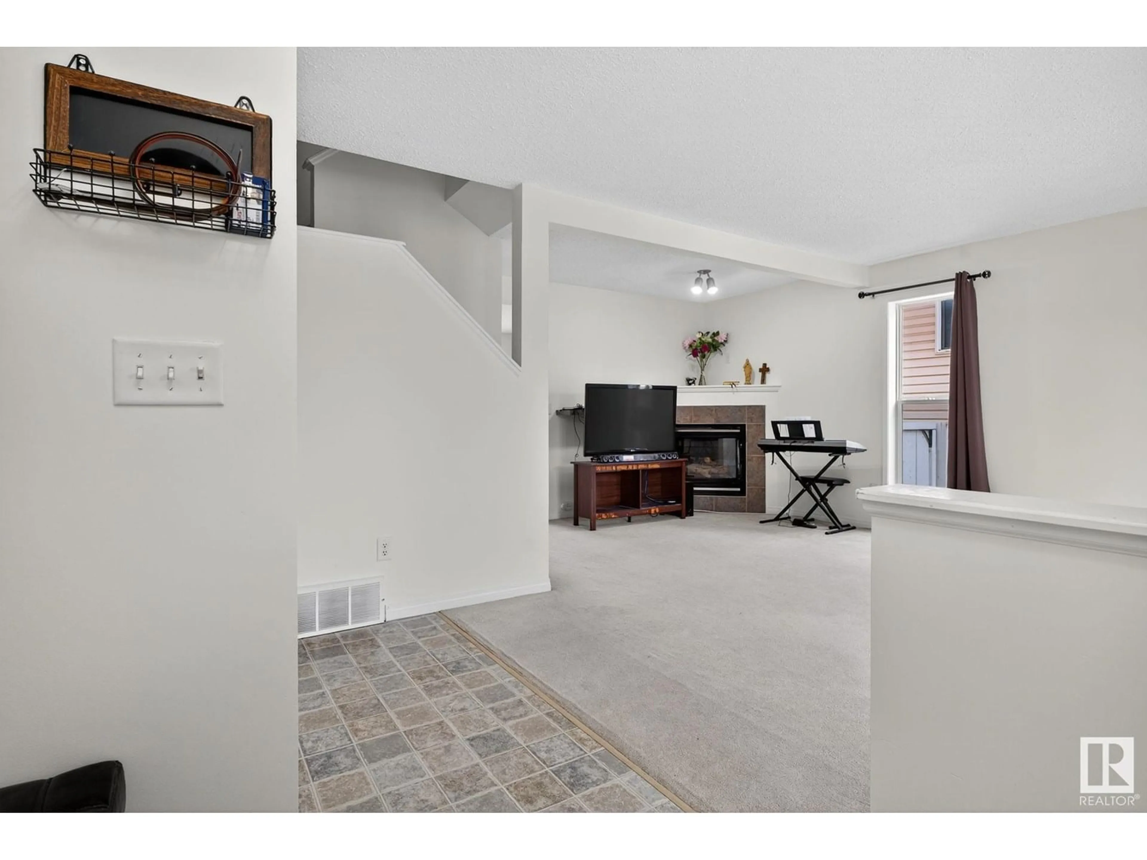 Unknown for NW - 1914 37 AVE, Edmonton Alberta T6T1S7