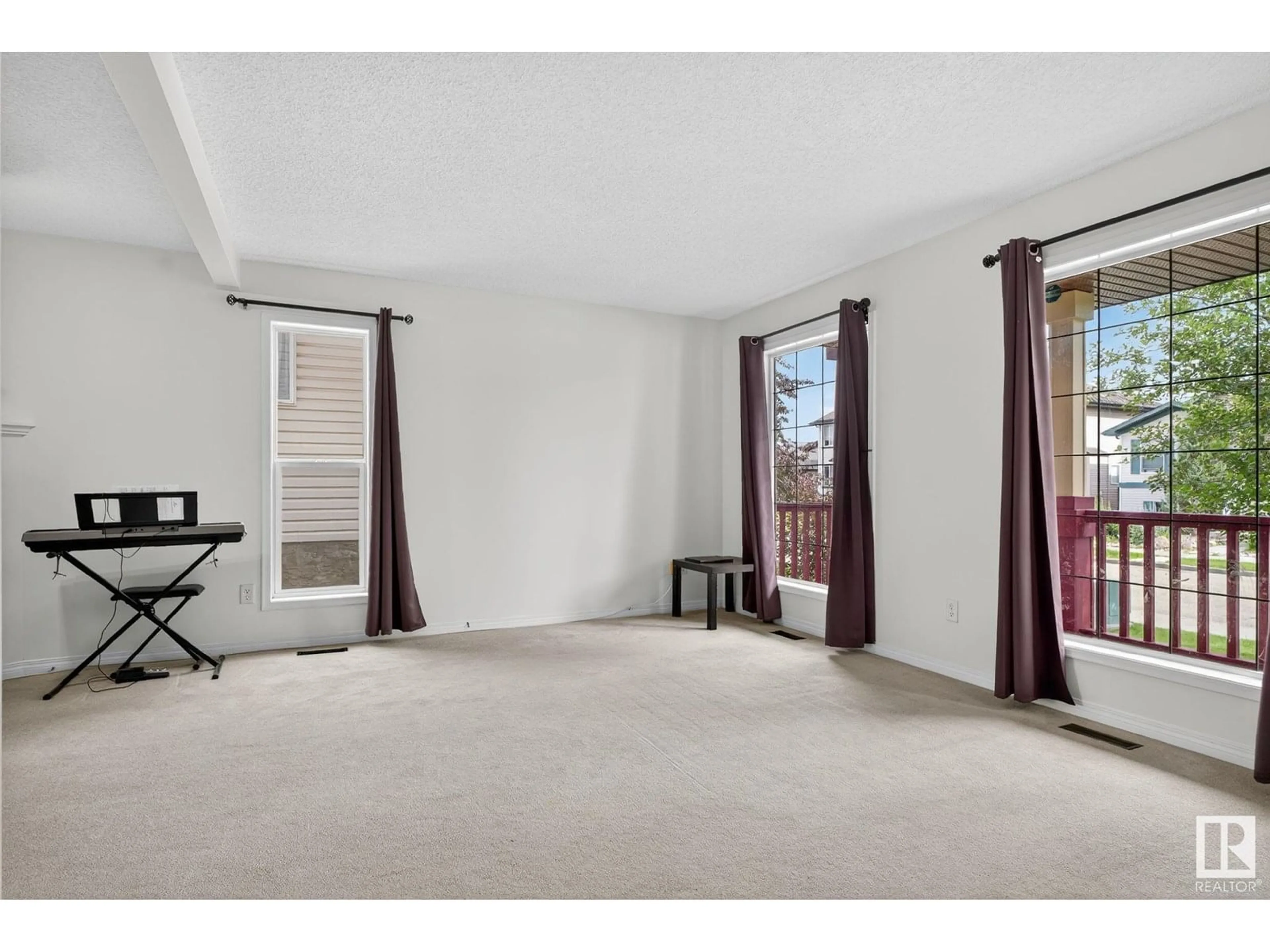 A pic of a room for NW - 1914 37 AVE, Edmonton Alberta T6T1S7