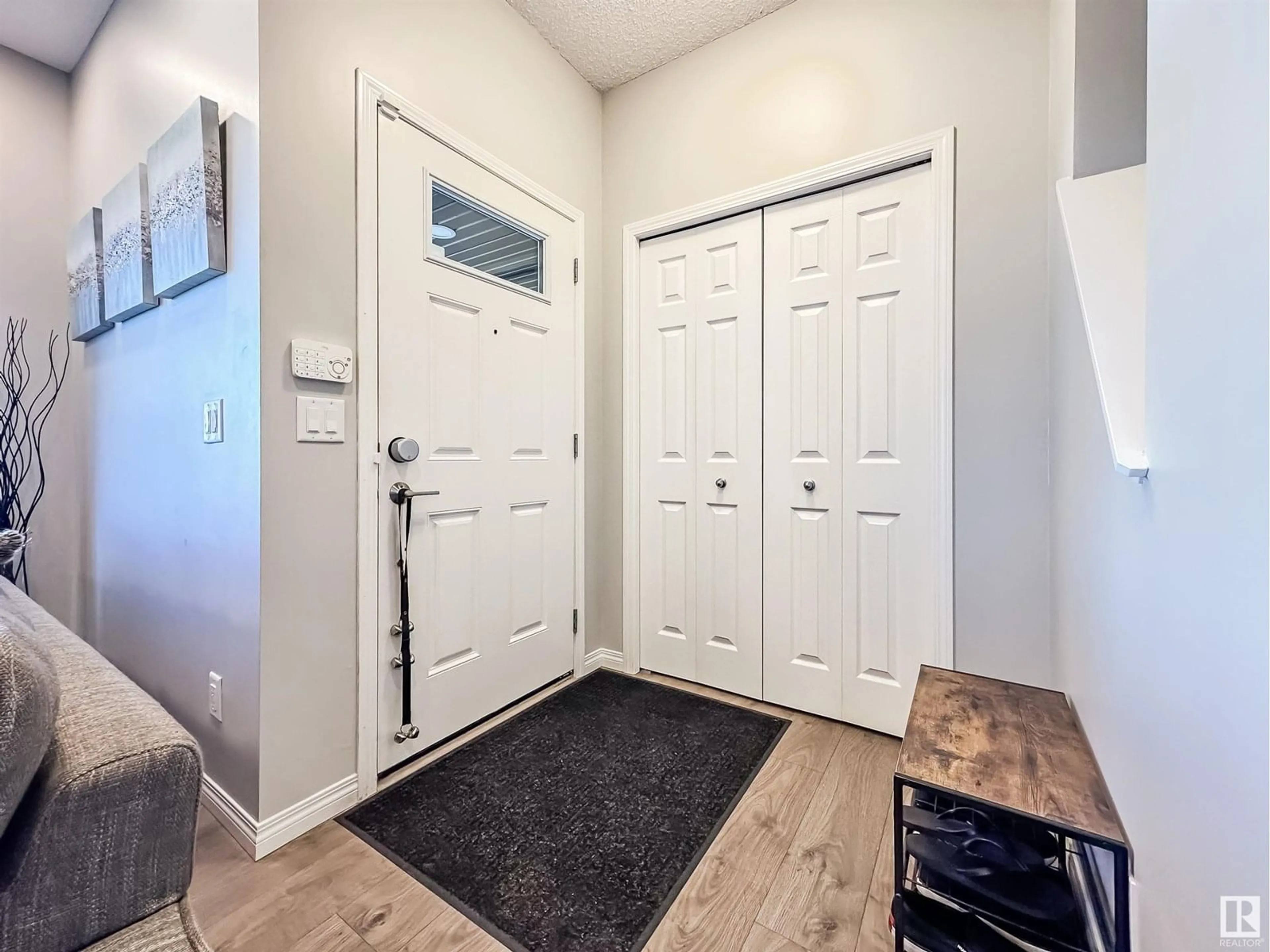 Indoor entryway for 17484 76 ST, Edmonton Alberta T5Z0R2
