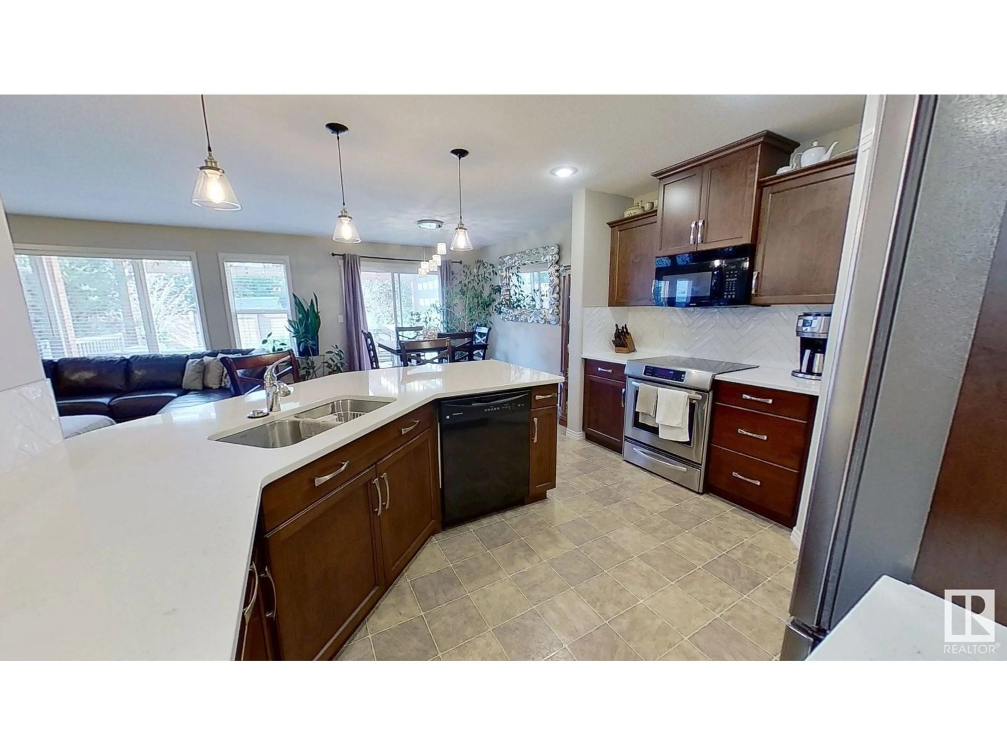 Open concept kitchen, ceramic/tile floor for 7 BAIE MADELENE, Beaumont Alberta T4X0E8