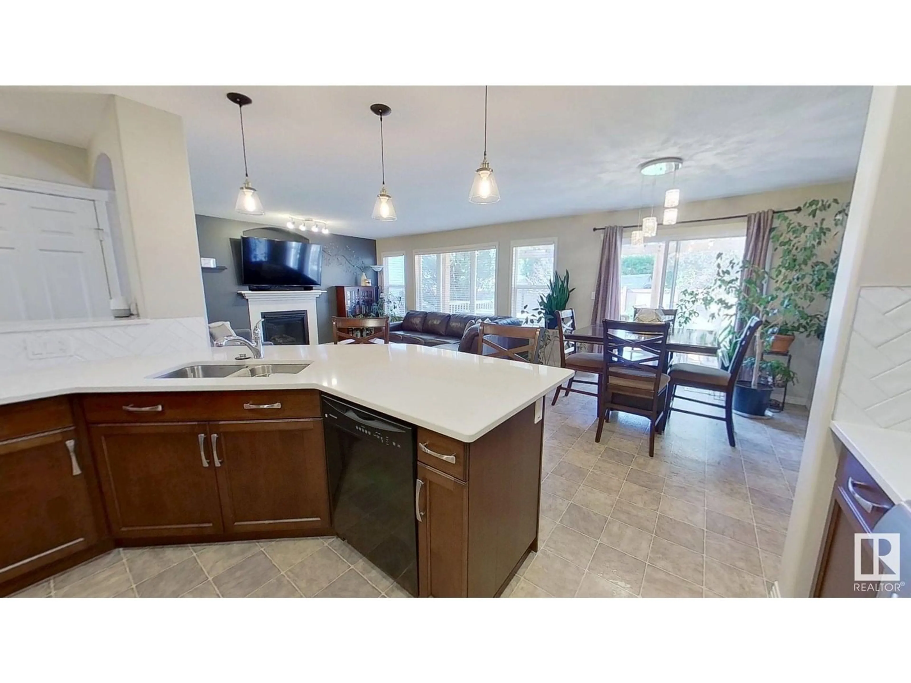 Open concept kitchen, ceramic/tile floor for 7 BAIE MADELENE, Beaumont Alberta T4X0E8