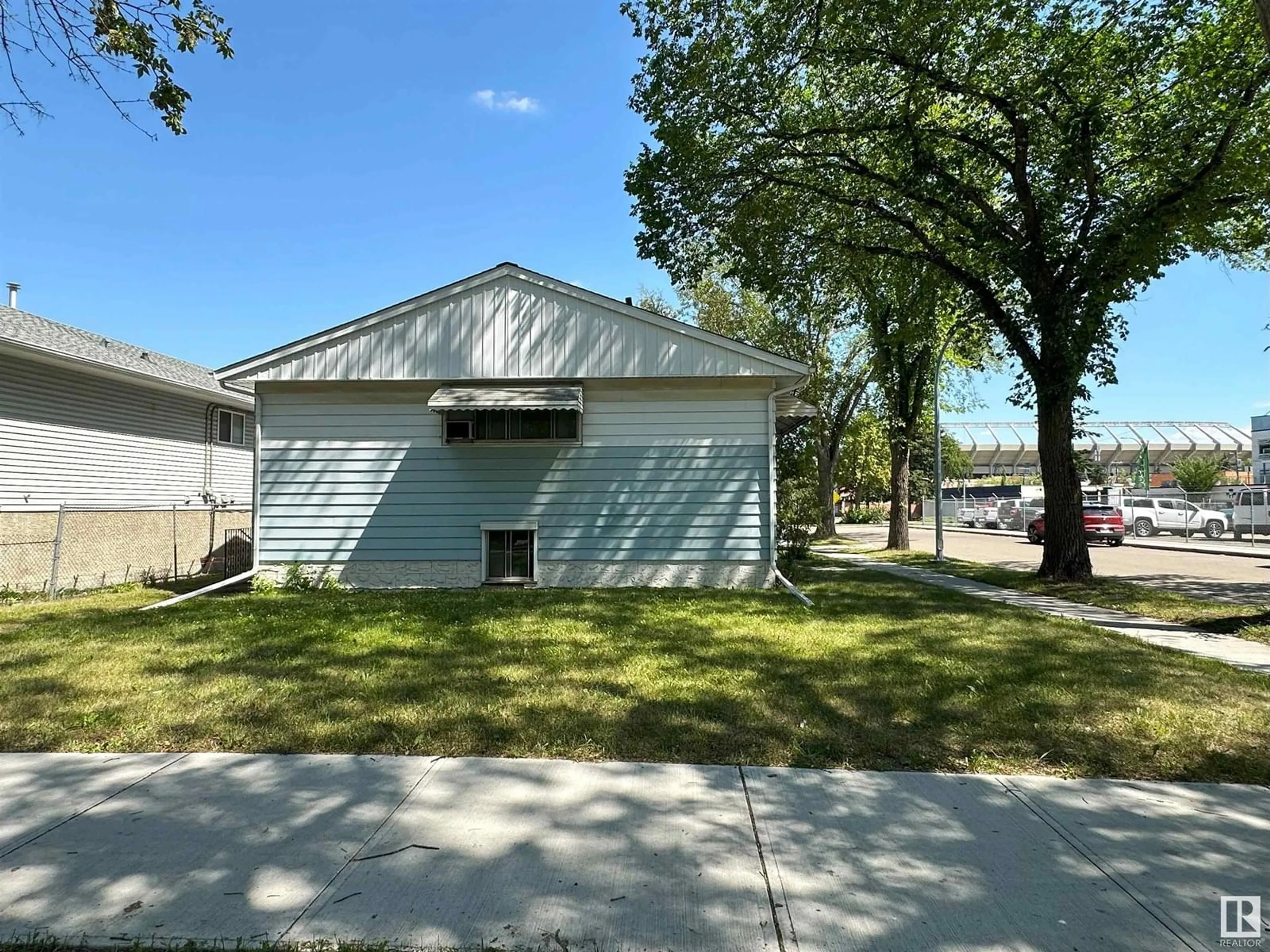 Shed for 9108 112 AV, Edmonton Alberta T5B0H3