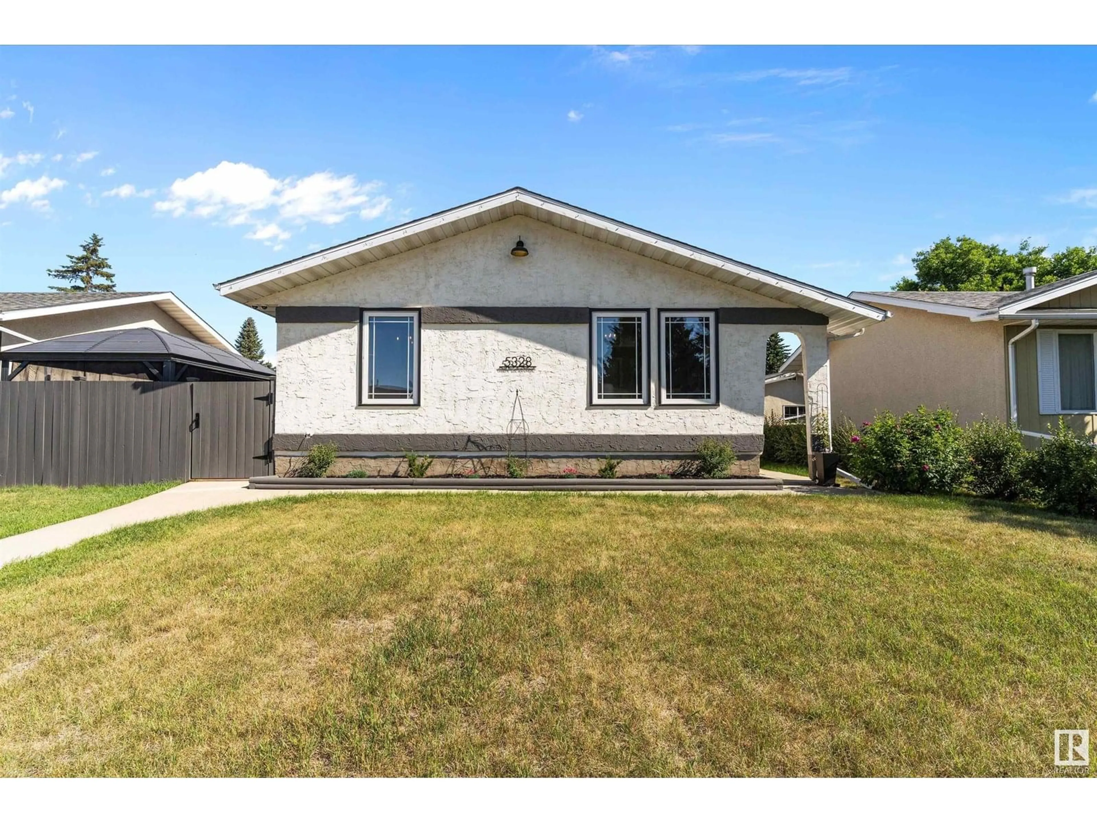 Home with vinyl exterior material, street for 5328 36 AV, Wetaskiwin Alberta T9A2L9