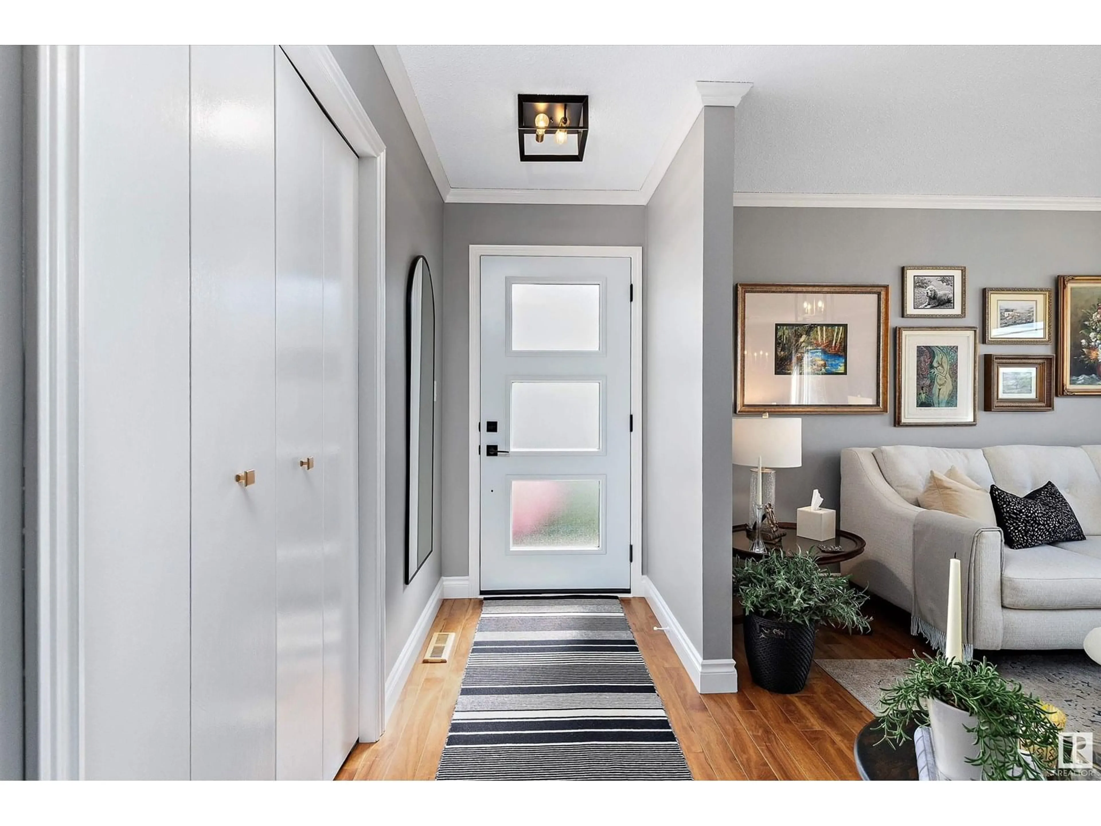 Indoor entryway for 5328 36 AV, Wetaskiwin Alberta T9A2L9