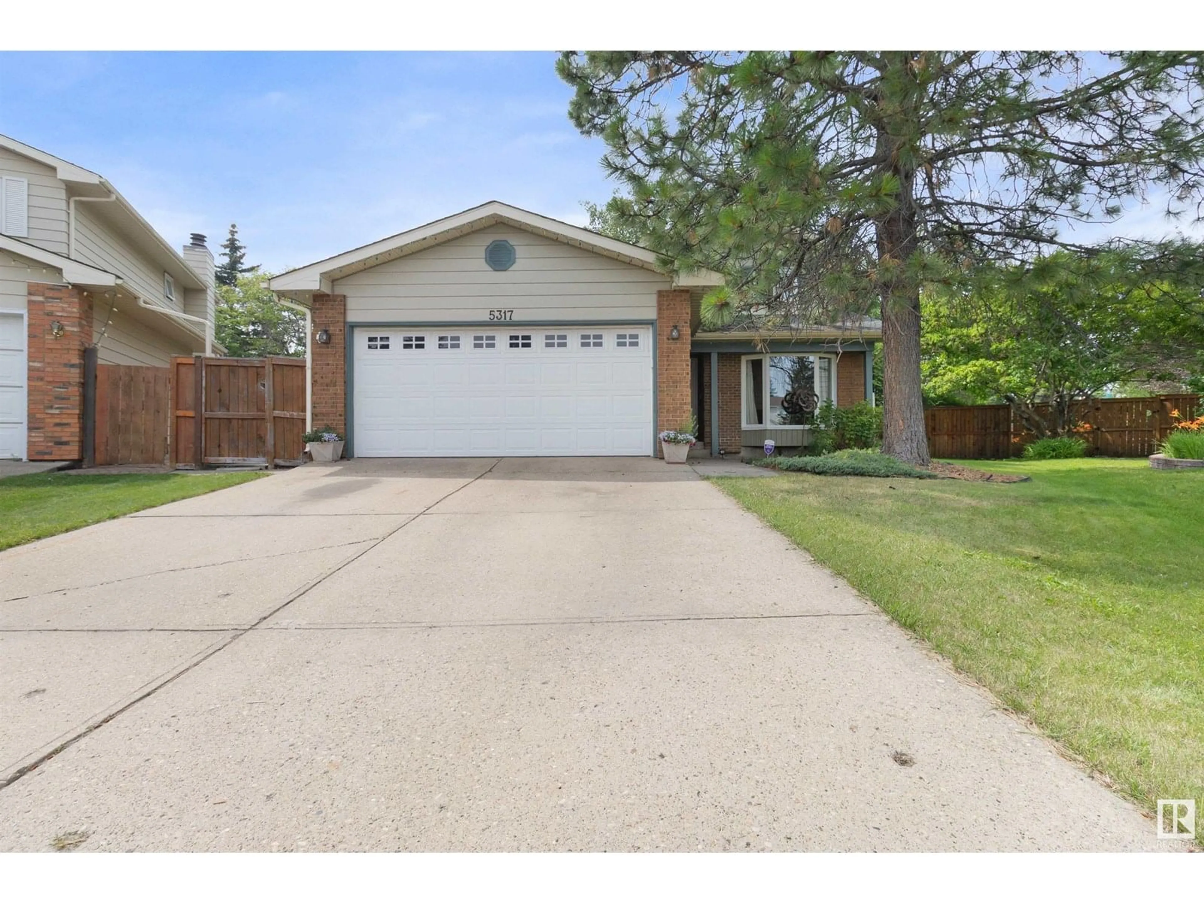 Unknown for 5317 38A AV NW, Edmonton Alberta T6L2J4