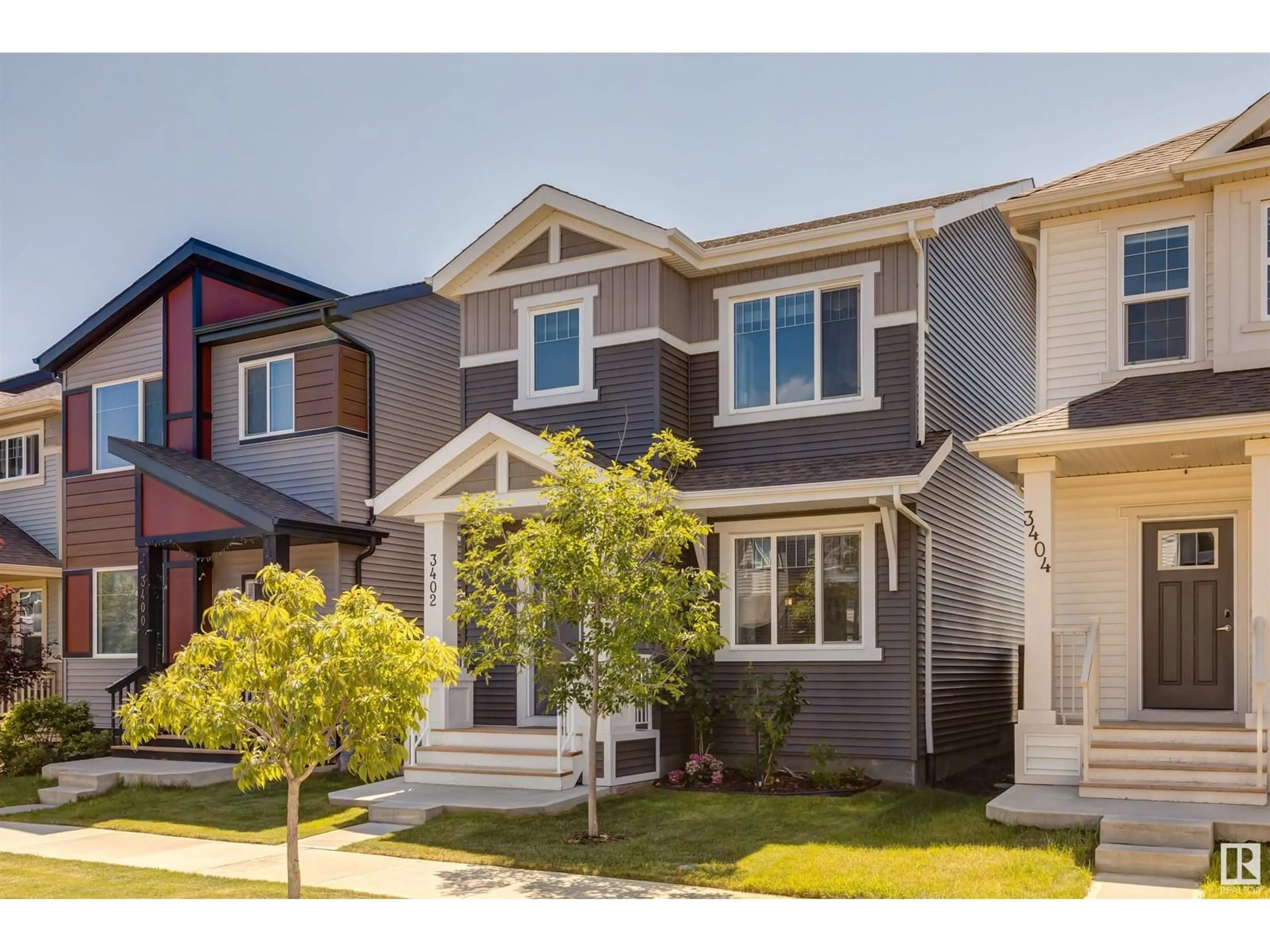 Home with vinyl exterior material, street for NW - 3402 ERLANGER BN, Edmonton Alberta T6M1J6