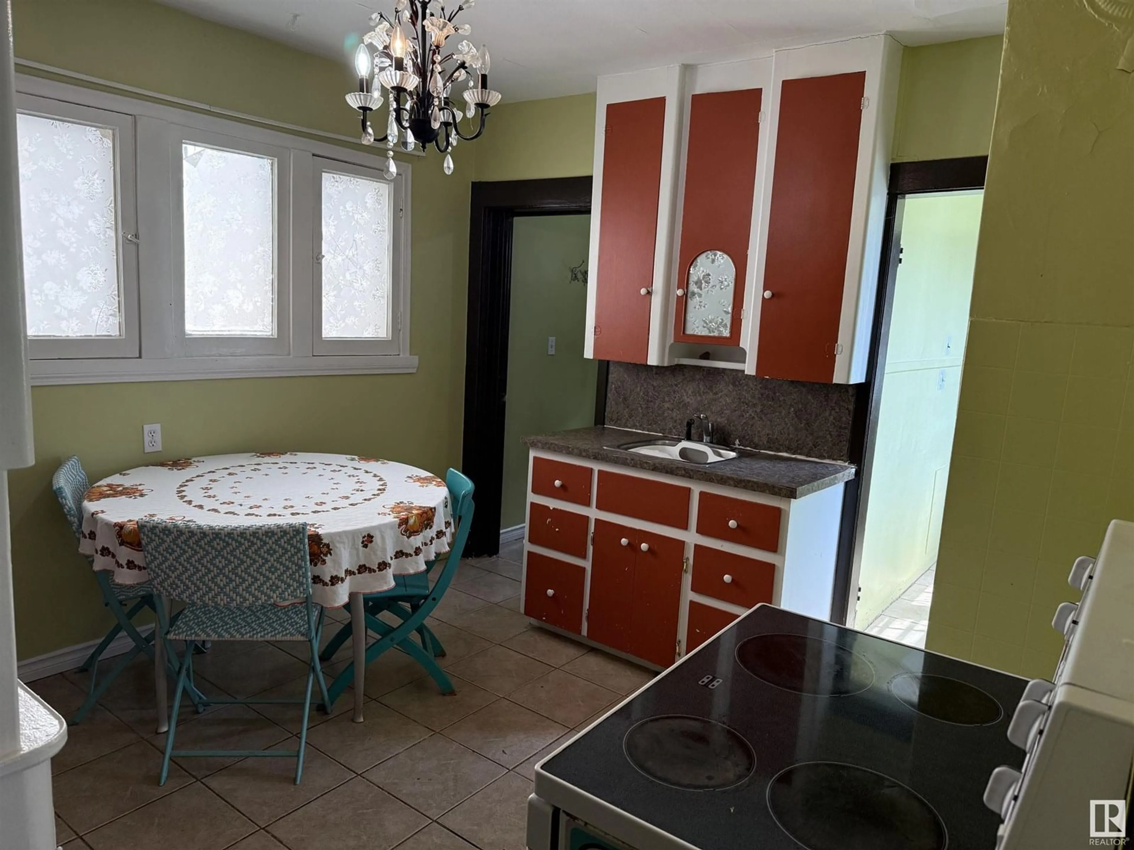 Standard kitchen, ceramic/tile floor for 12027 93 ST, Edmonton Alberta T5G1E7