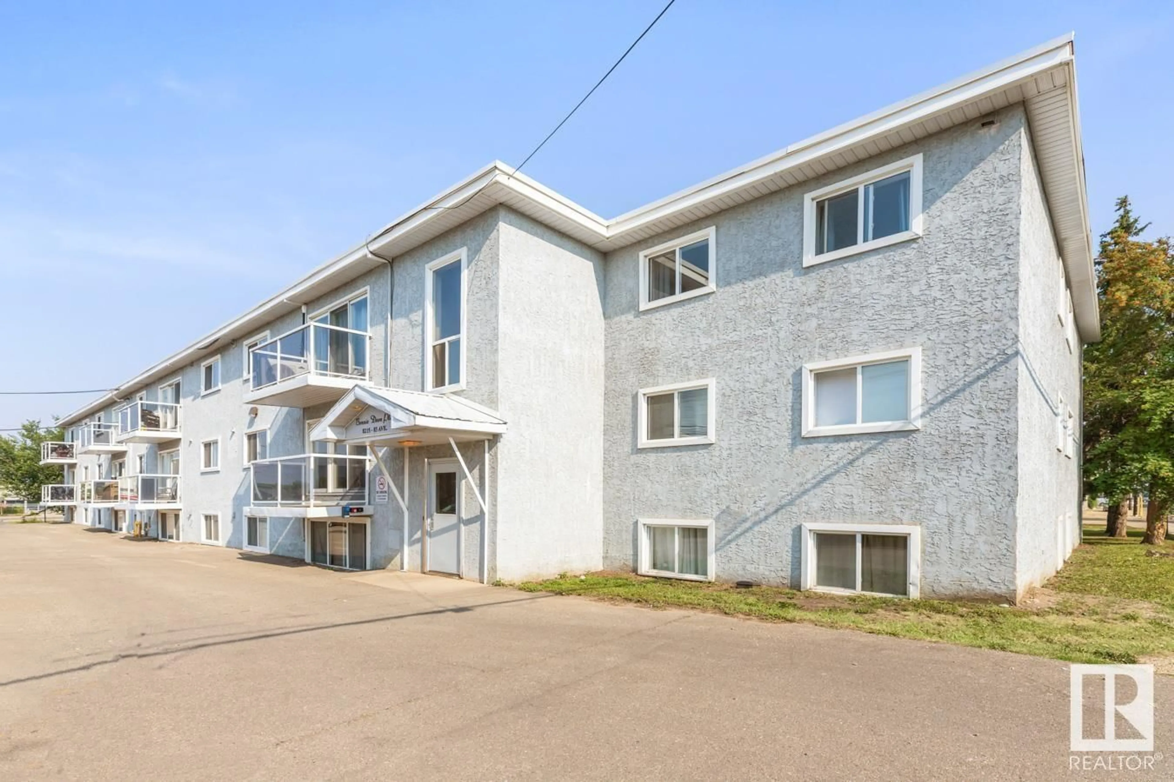 Patio, building for #309 - 8215 83 AV, Edmonton Alberta T6C1A7