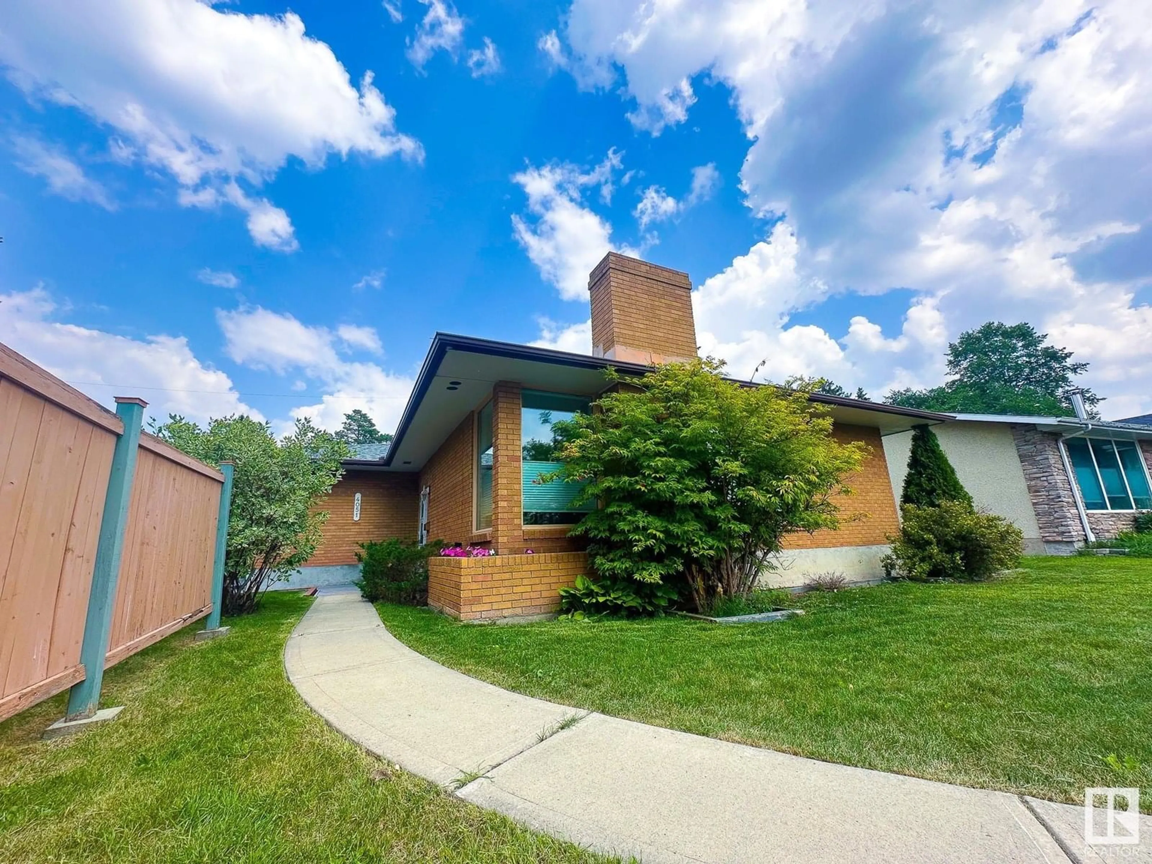 Home with brick exterior material, unknown for NW - 4051 120 ST, Edmonton Alberta T6J1X7
