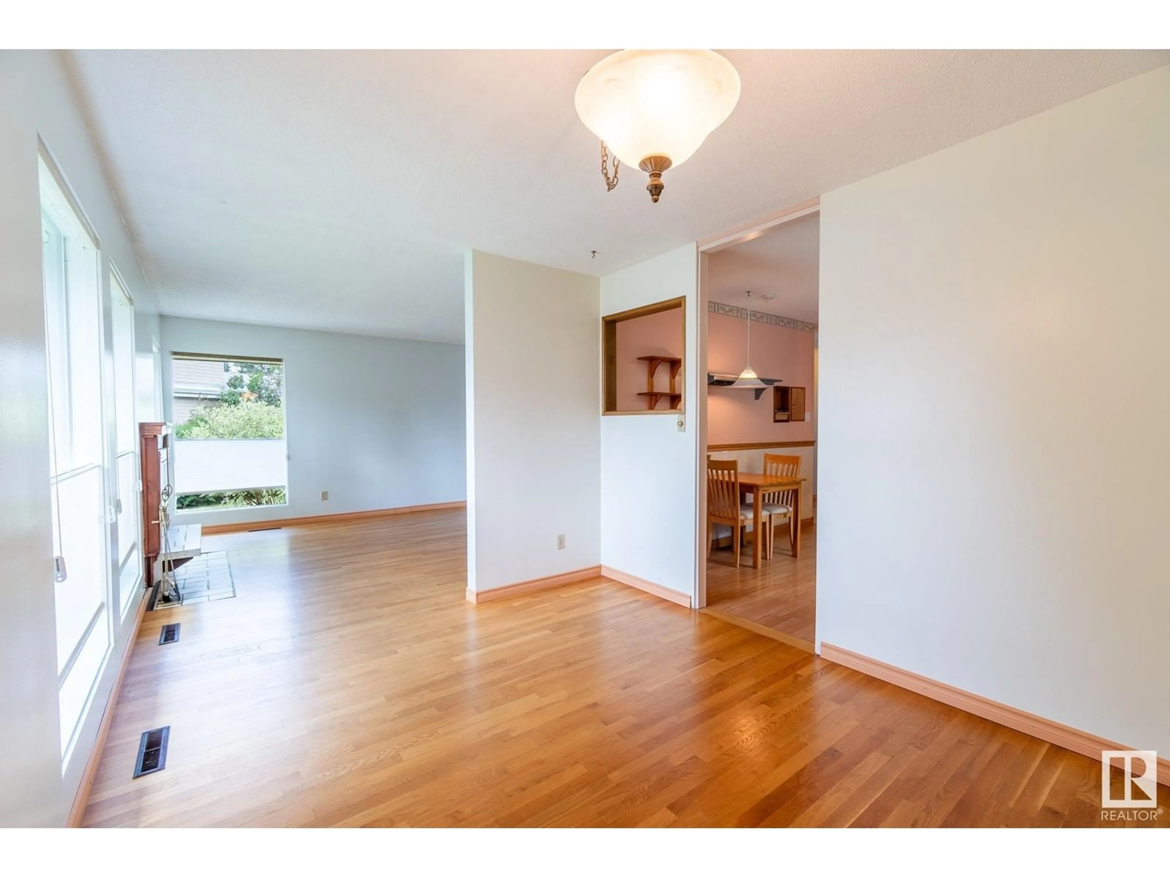 Unknown for NW - 4051 120 ST, Edmonton Alberta T6J1X7