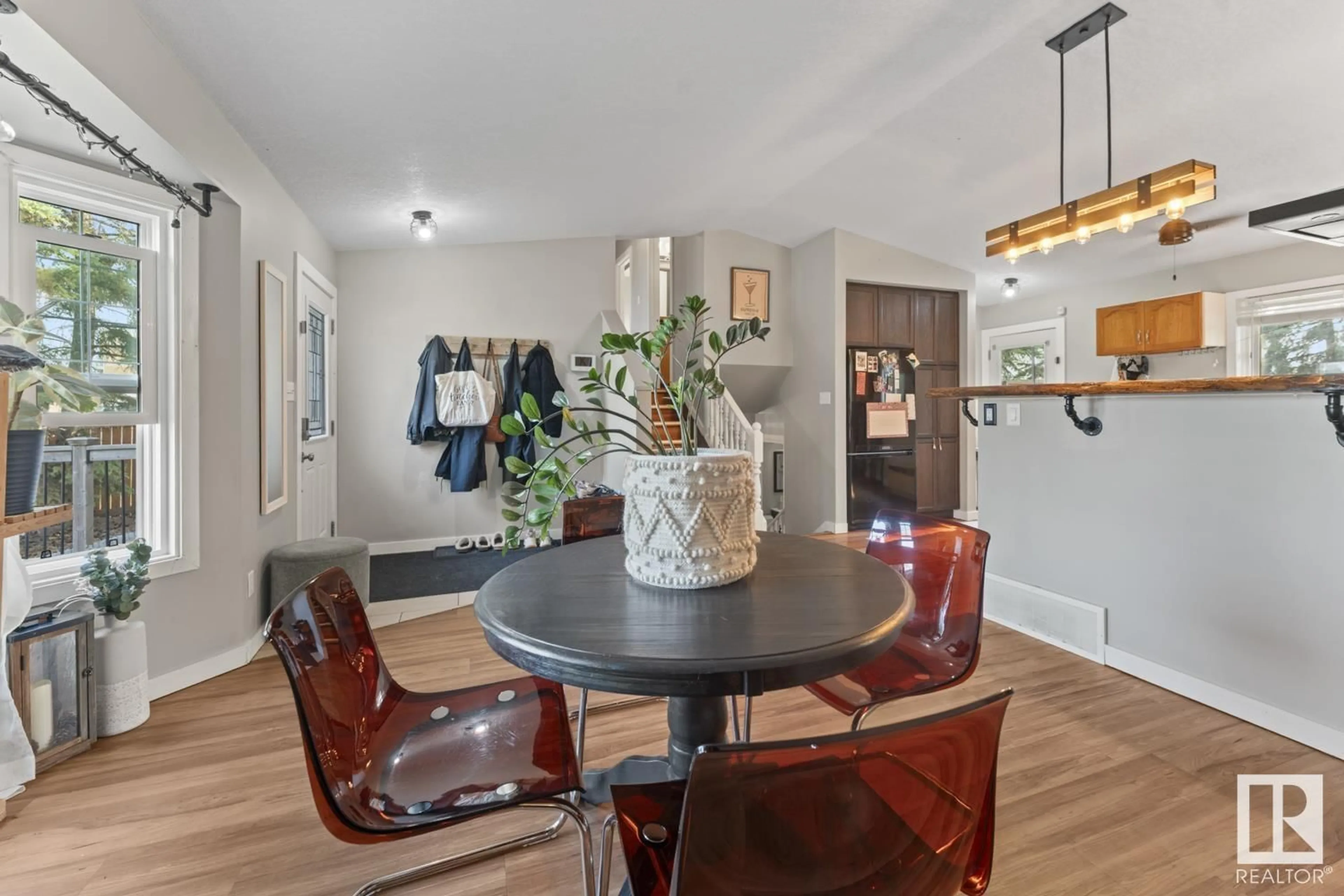 Dining room, unknown for 625 12 ST, Cold Lake Alberta T9M1B1