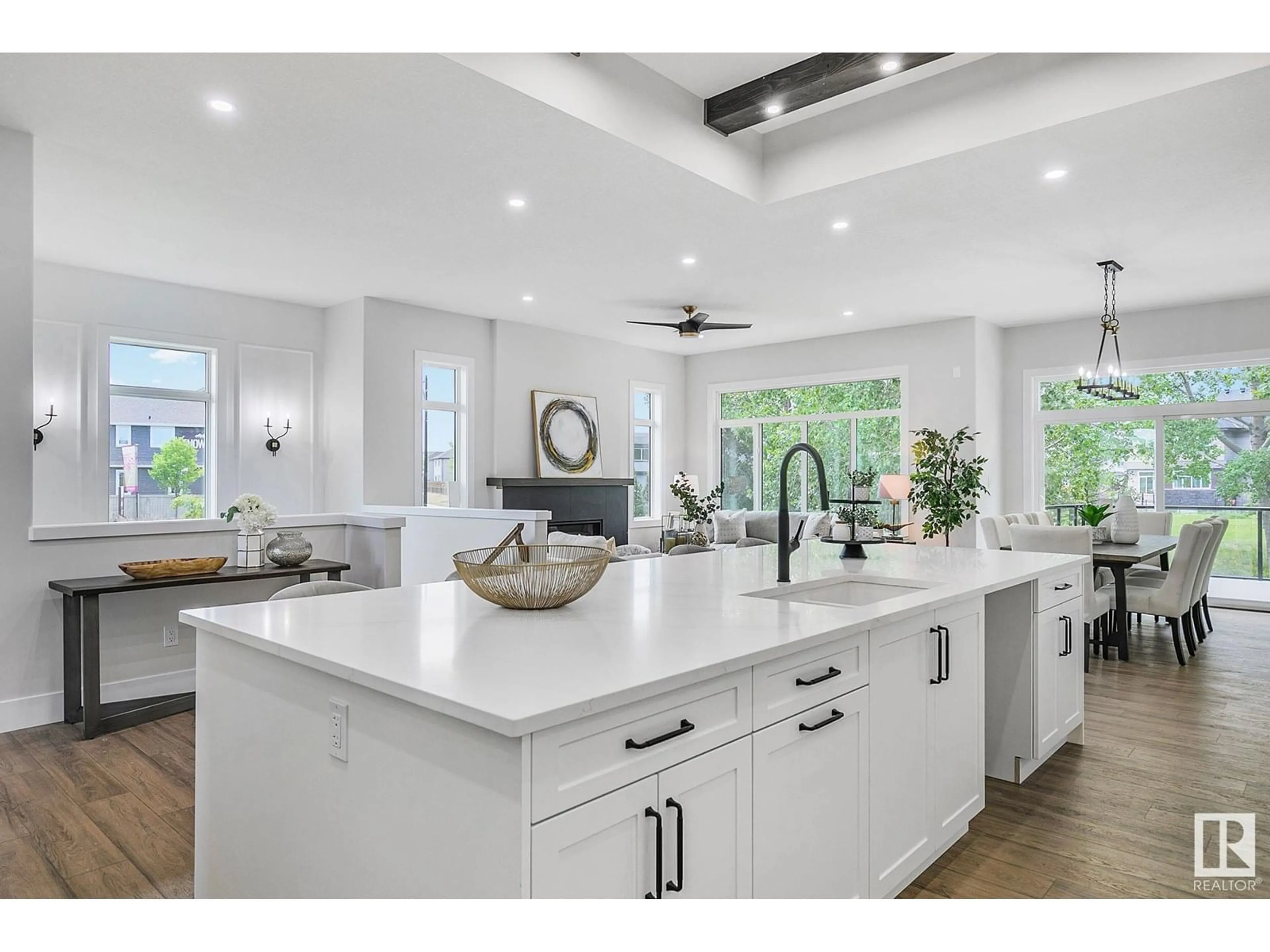 Open concept kitchen, ceramic/tile floor for SW - 4694 CHEGWIN WD, Edmonton Alberta T6W4A7