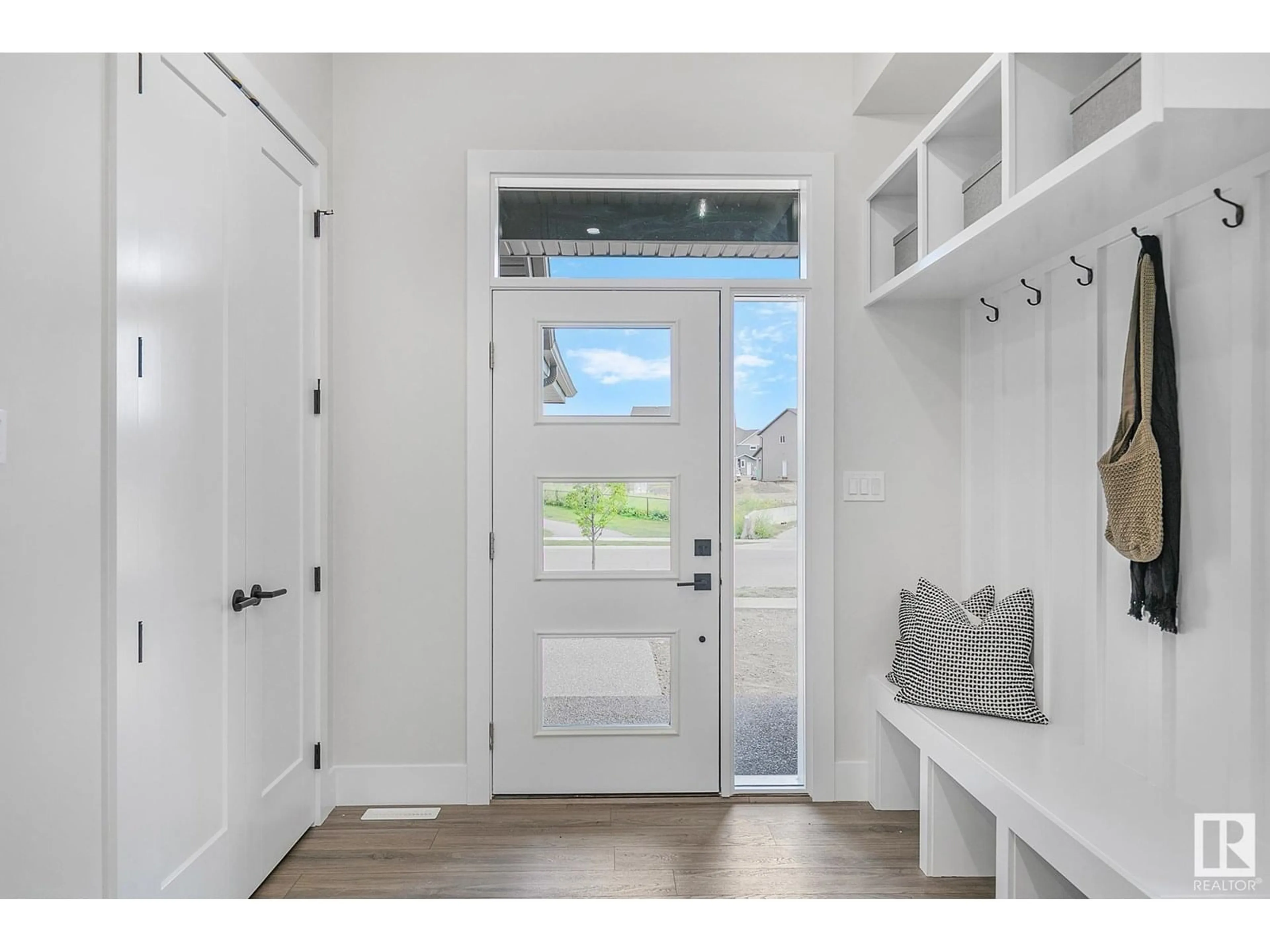 Indoor entryway for SW - 4694 CHEGWIN WD, Edmonton Alberta T6W4A7