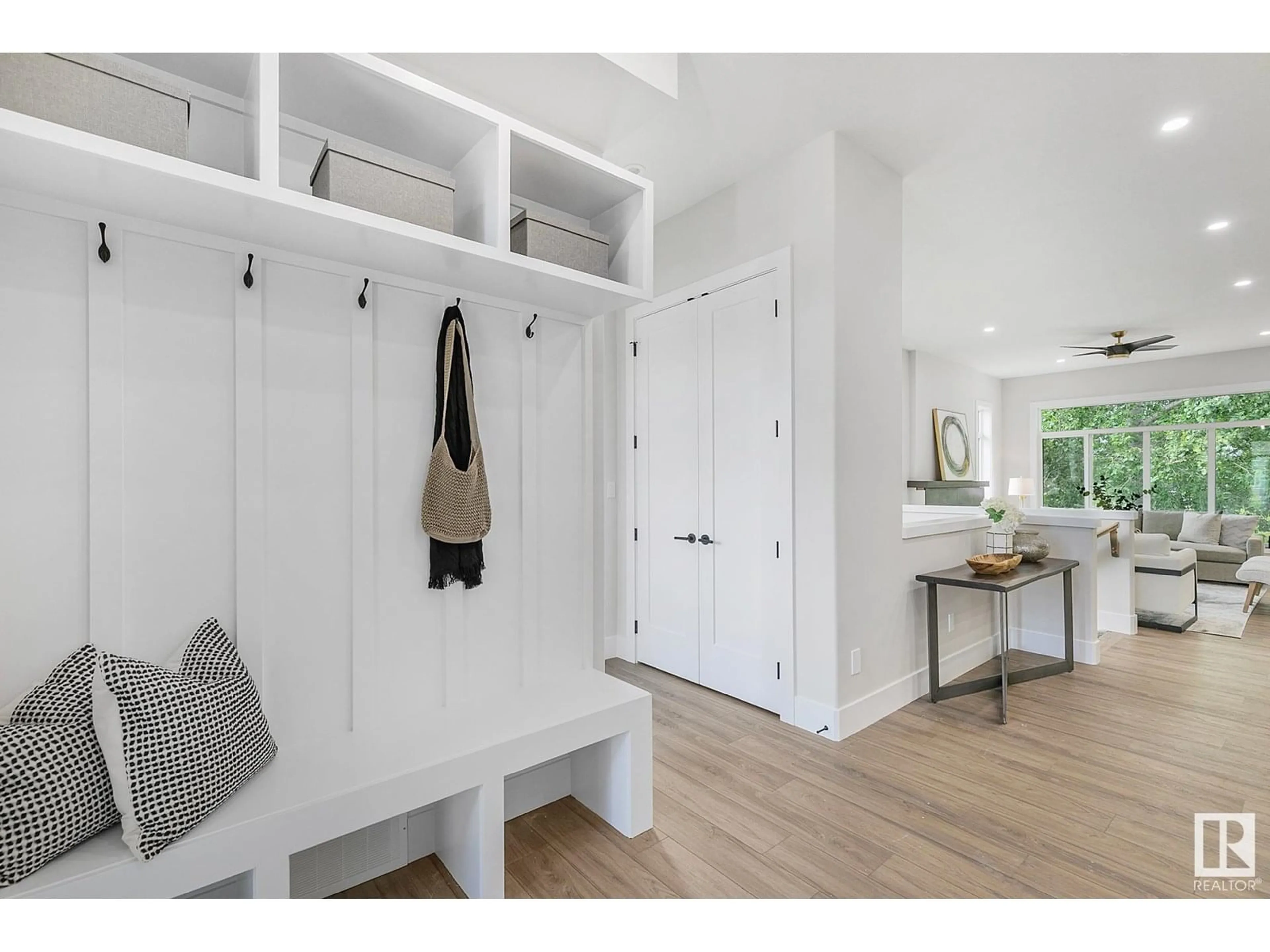 Indoor entryway for SW - 4694 CHEGWIN WD, Edmonton Alberta T6W4A7